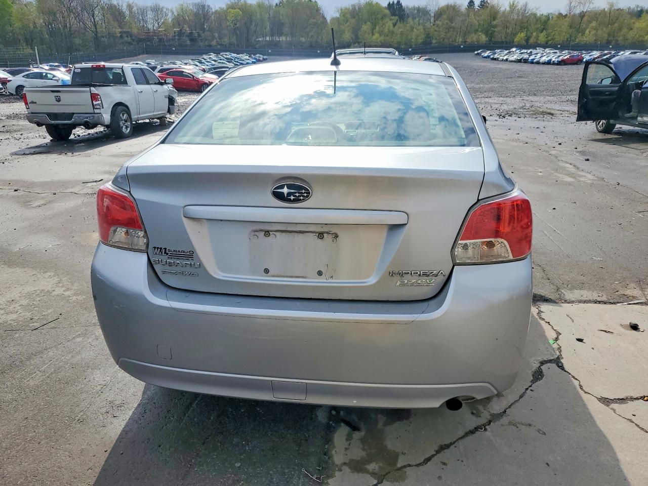 2013 Subaru Impreza Premium Silver vin: JF1GJAC6XDH019699