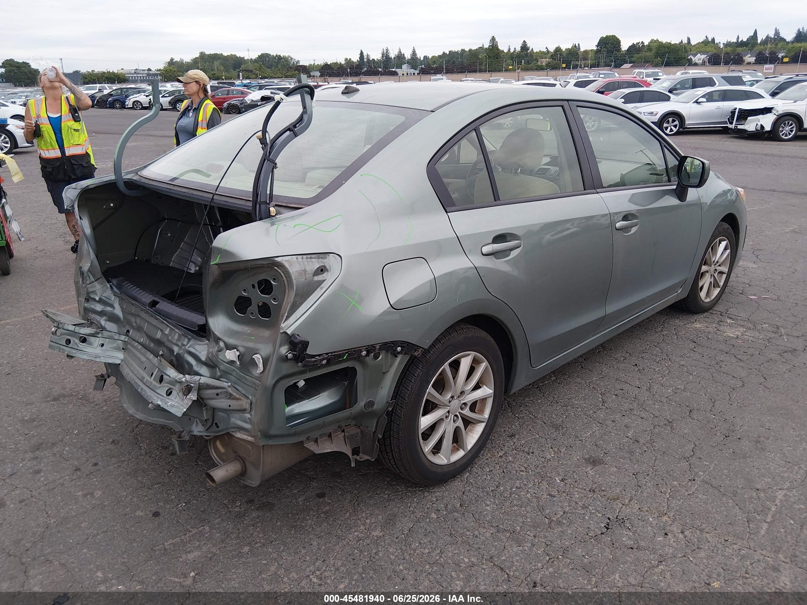 2014 Subaru Impreza 2.0i Premium Green vin: JF1GJAC6XEH025276