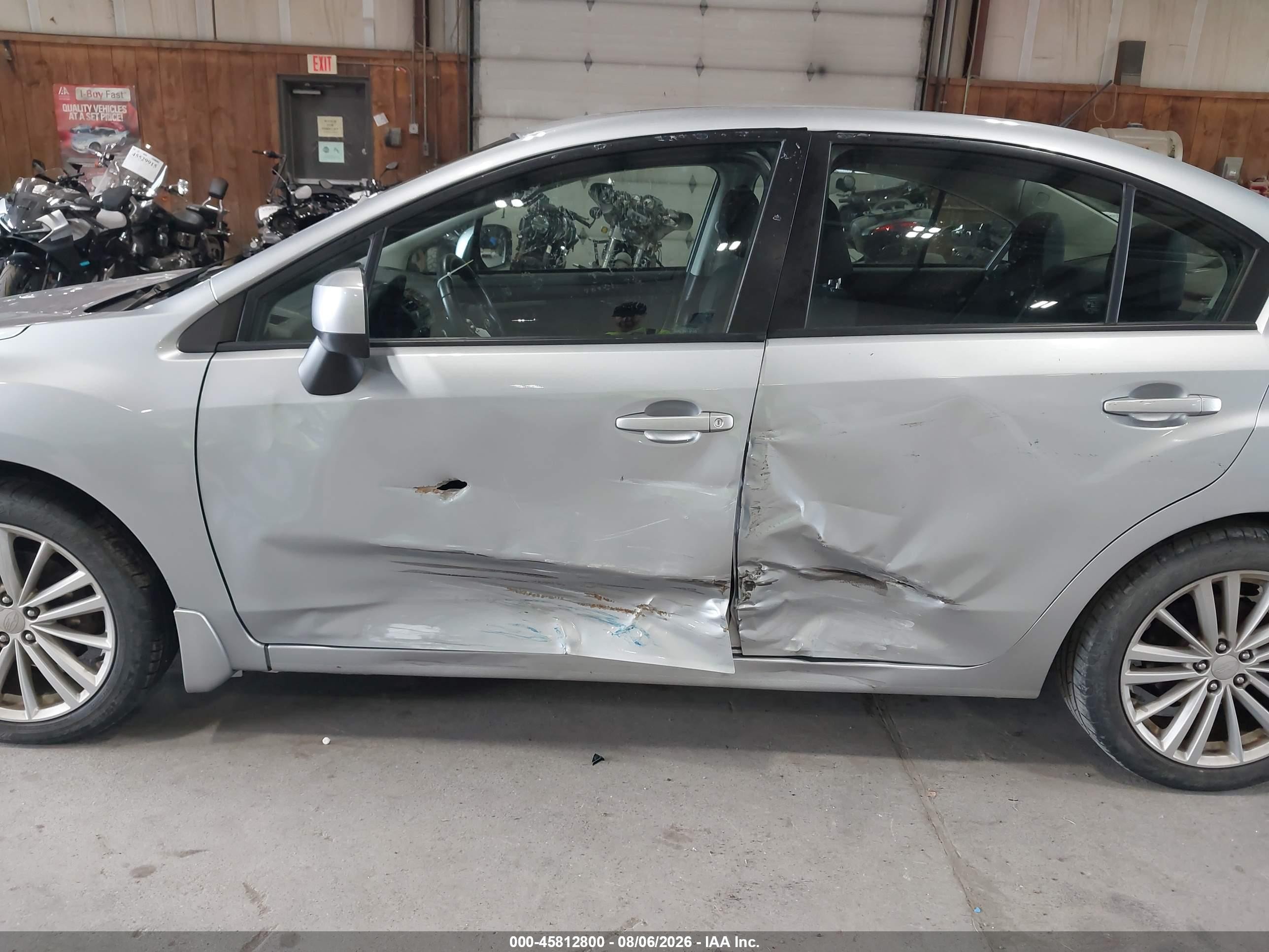 2012 Subaru Impreza 2.0i Premium Серебряный vin: JF1GJAD62CH005230