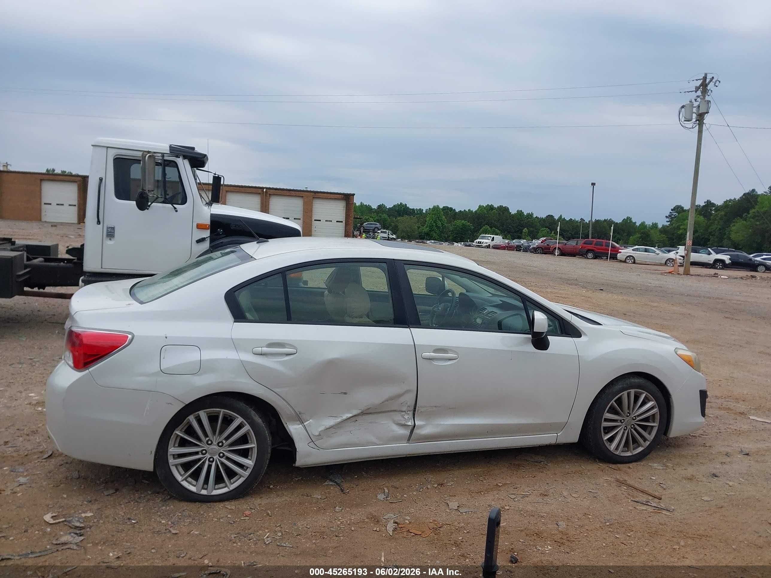 2012 Subaru Impreza 2.0i Premium White vin: JF1GJAD66CH019373