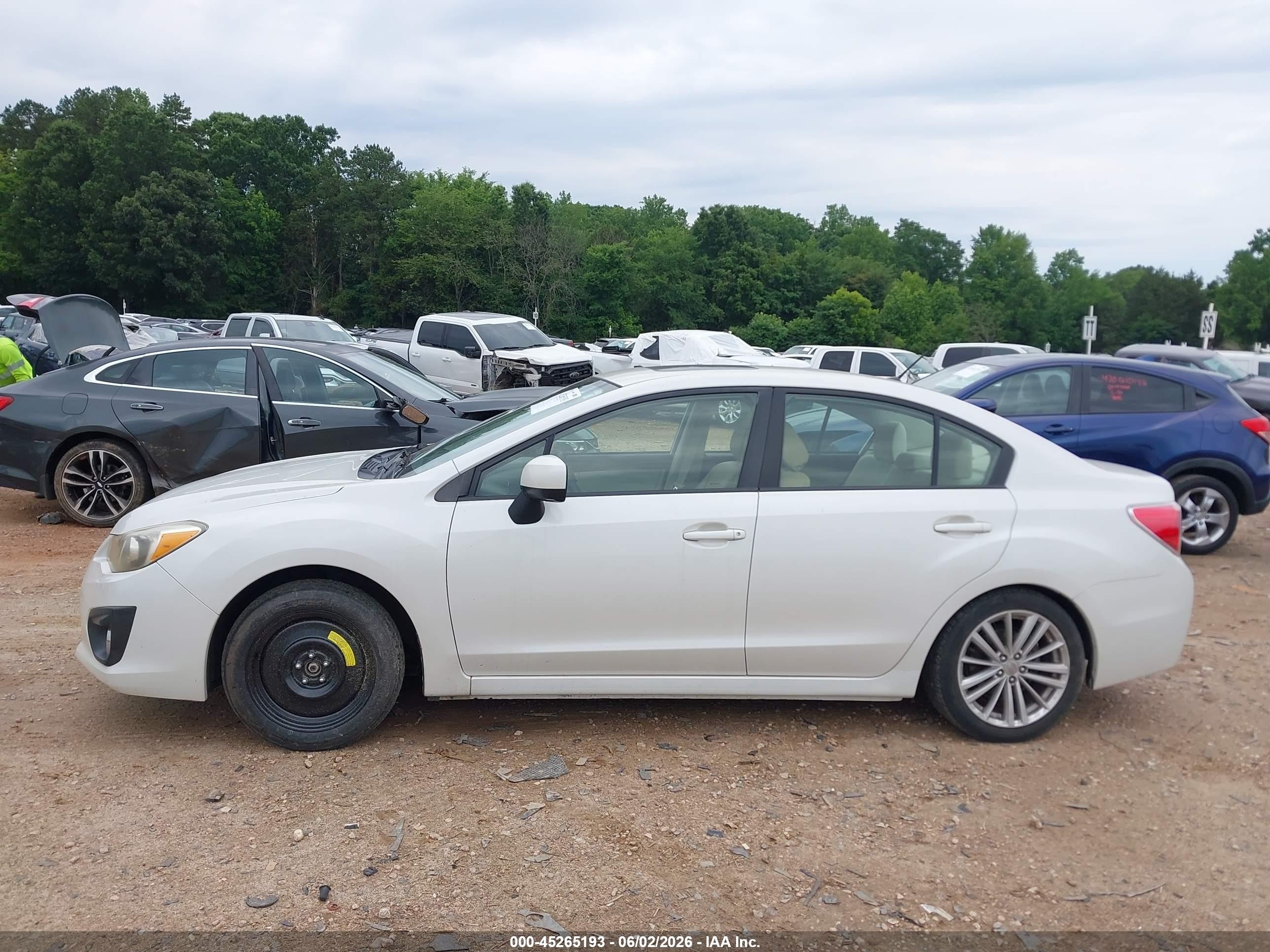 2012 Subaru Impreza 2.0i Premium White vin: JF1GJAD66CH019373