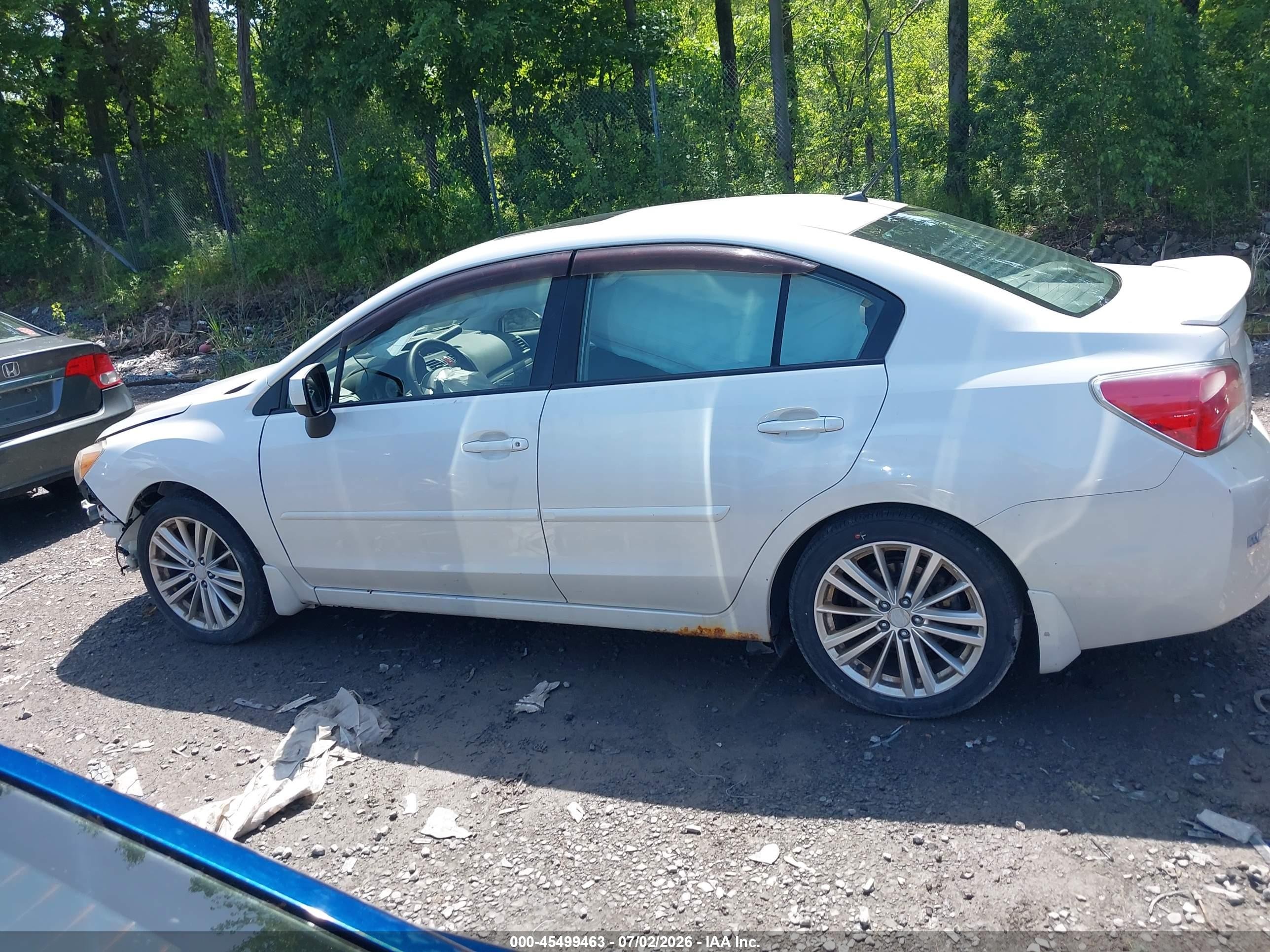 2014 Subaru Impreza 2.0i Premium White vin: JF1GJAD68EH009592