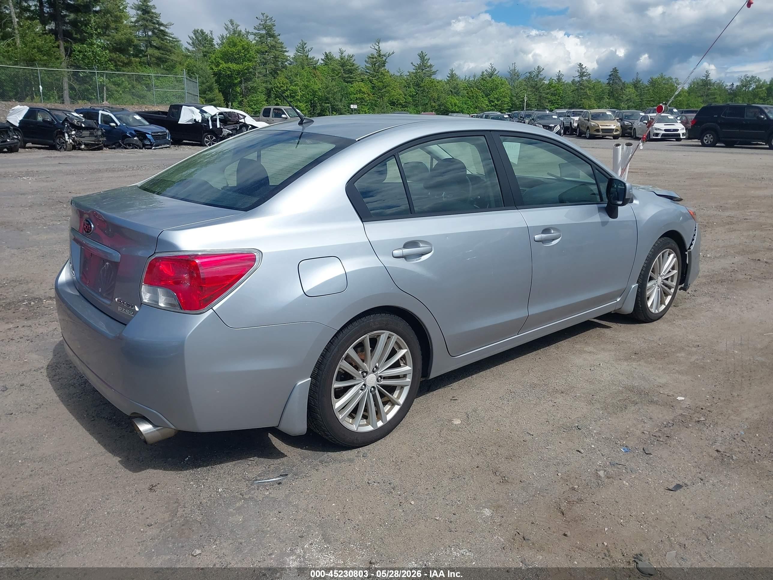 2012 Subaru Impreza 2.0i Premium Silver vin: JF1GJAD6XCH005573