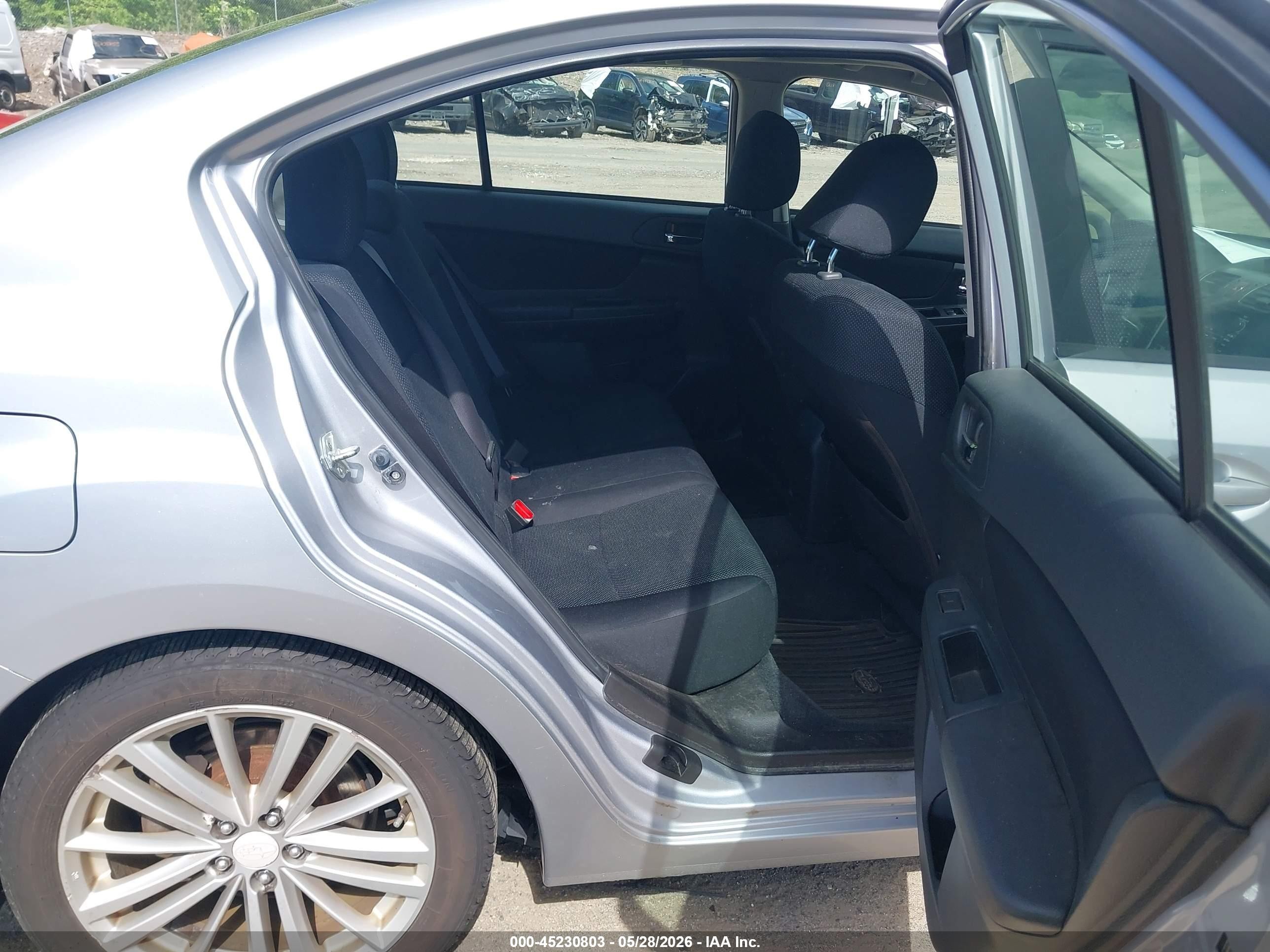 2012 Subaru Impreza 2.0i Premium Silver vin: JF1GJAD6XCH005573