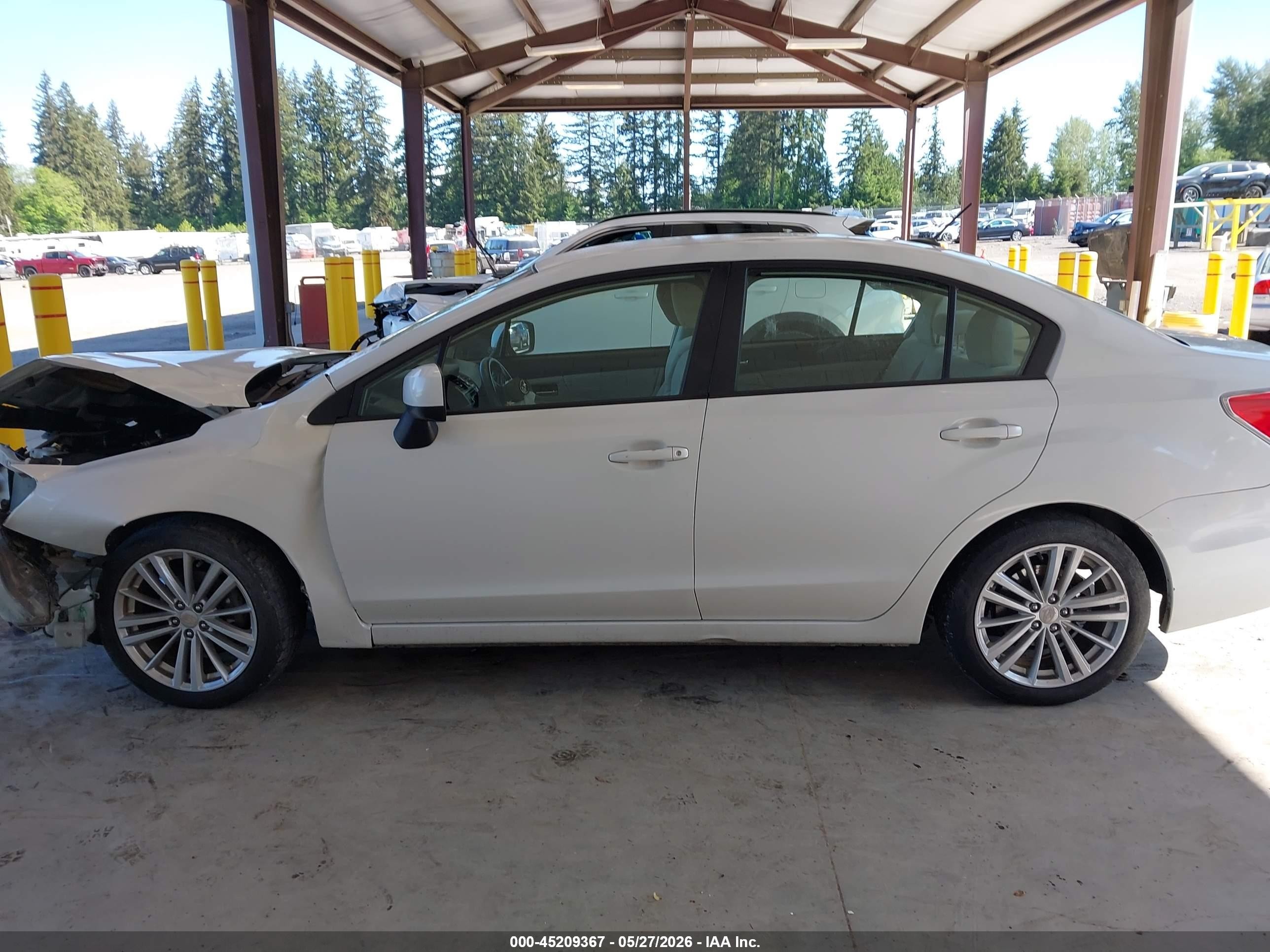 2012 Subaru Impreza 2.0i Premium White vin: JF1GJAE68CH007353