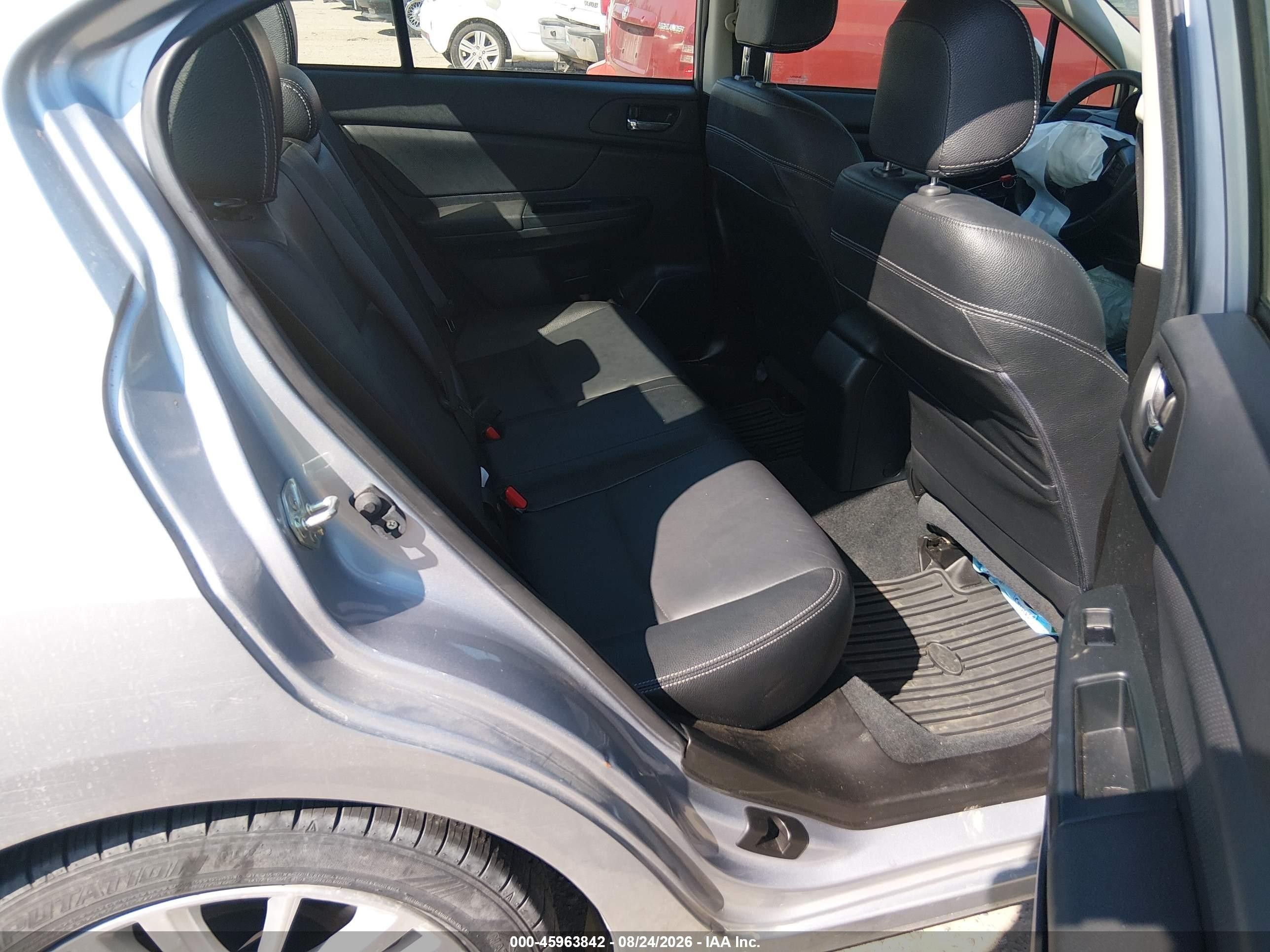 2014 Subaru Impreza 2.0i Limited Silver vin: JF1GJAG60EH013731