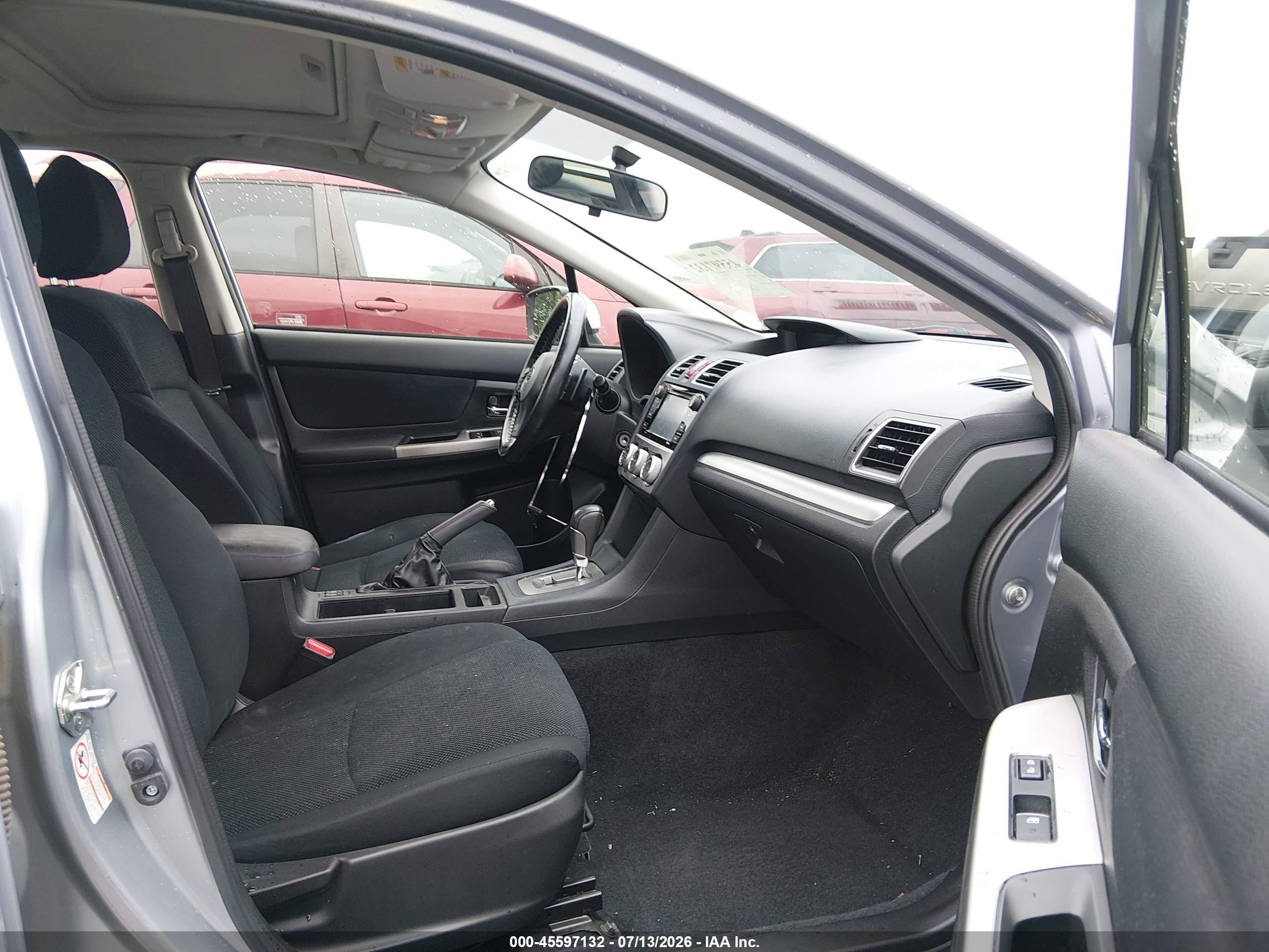 2015 Subaru Impreza 2.0i Premium Silver vin: JF1GJAK61FH005629