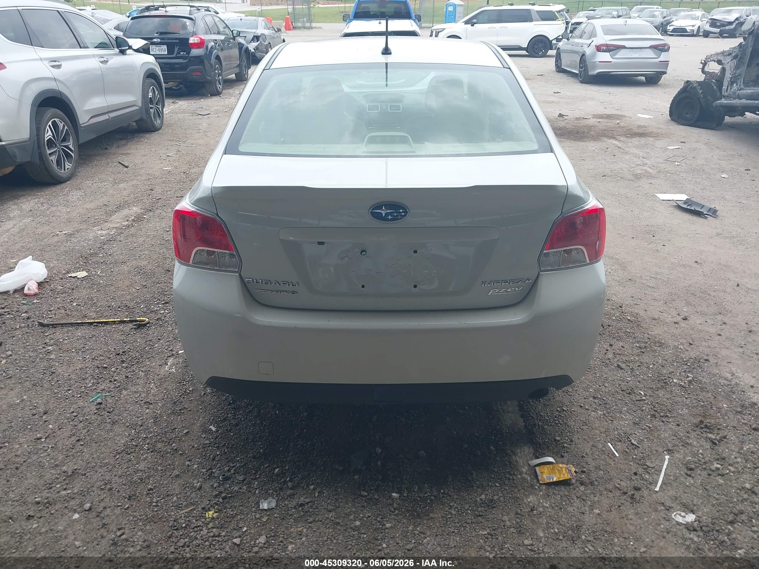 2015 Subaru Impreza 2.0i Premium White vin: JF1GJAK67FH019812