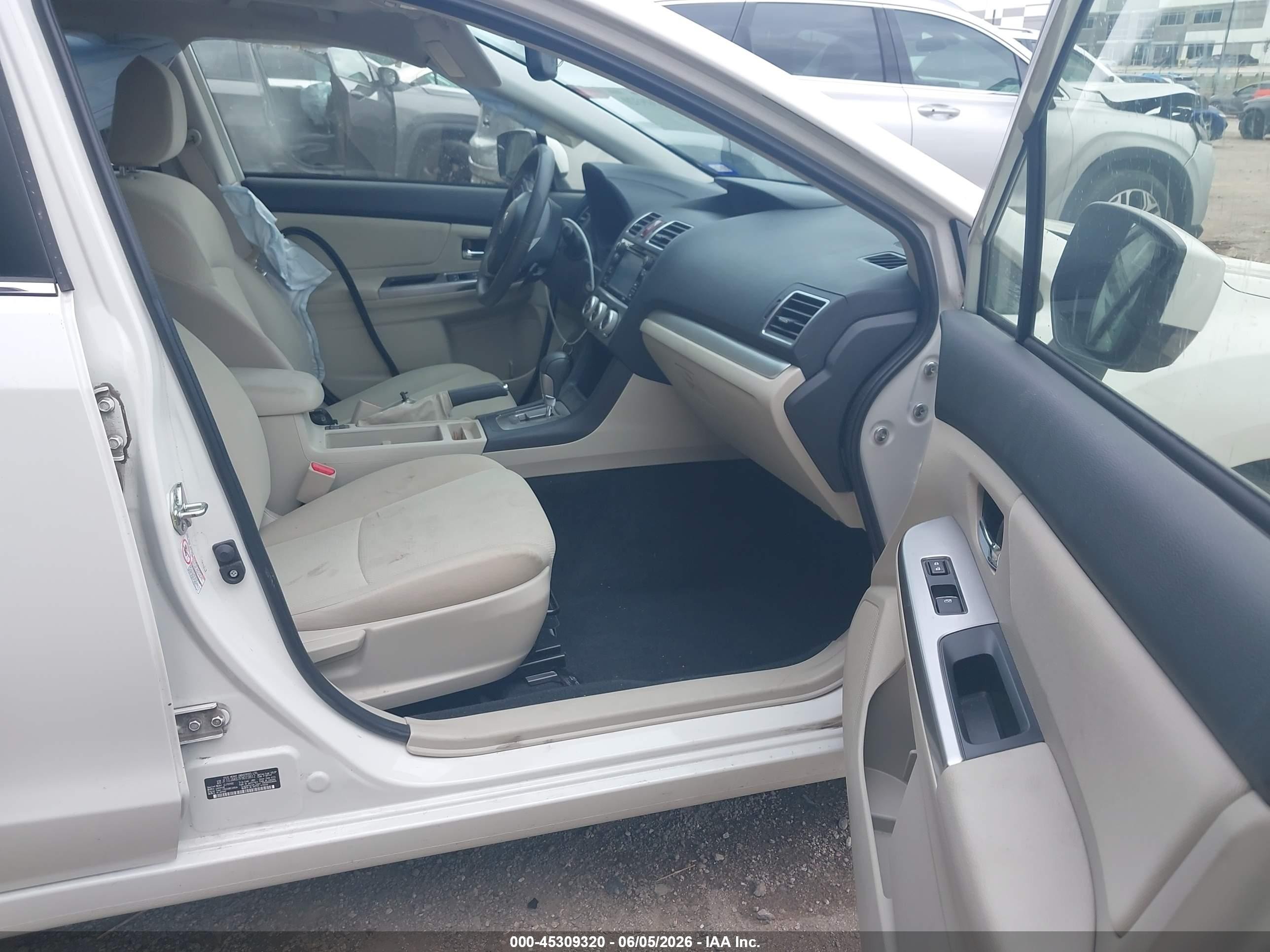 2015 Subaru Impreza 2.0i Premium White vin: JF1GJAK67FH019812