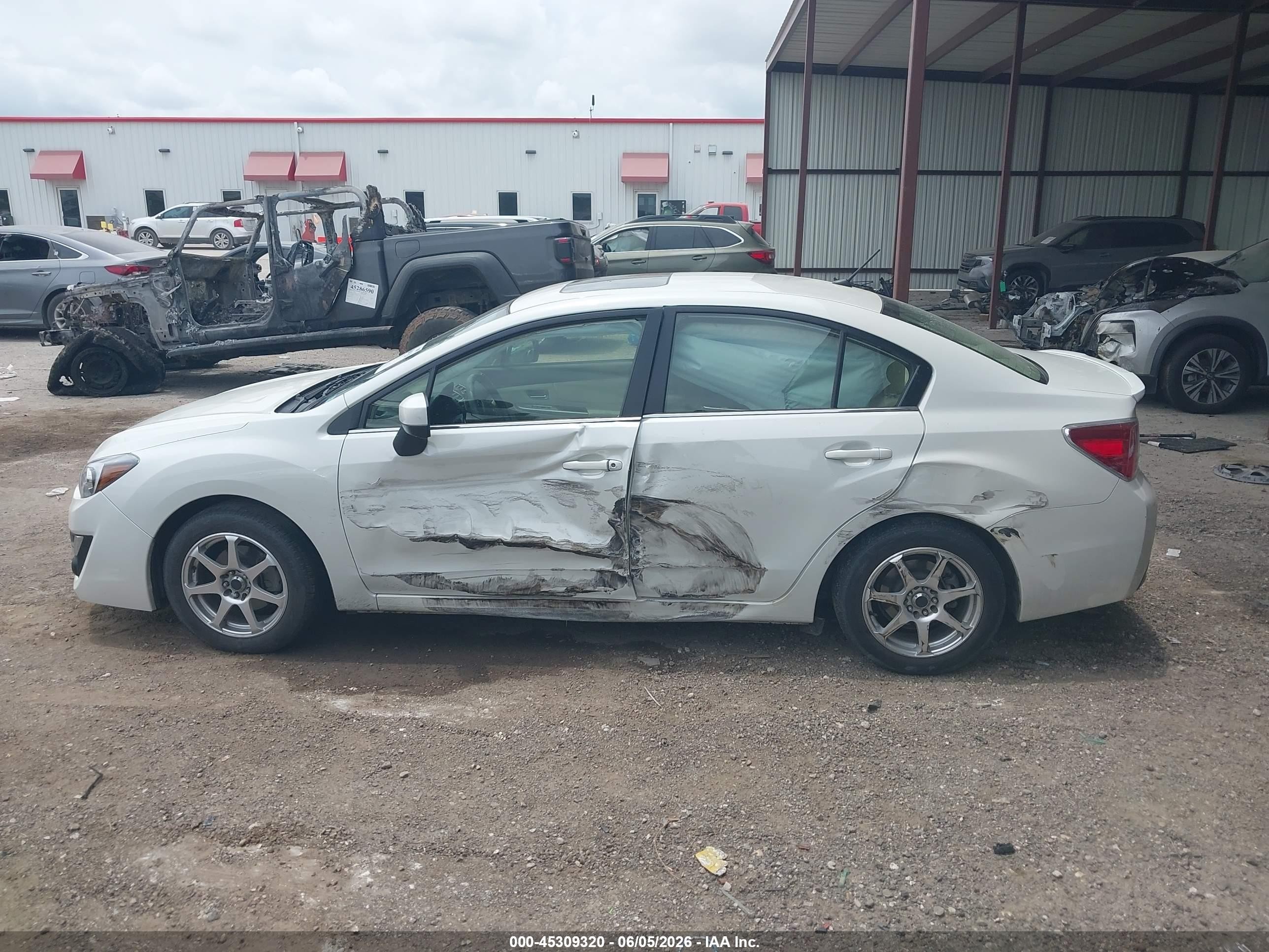 2015 Subaru Impreza 2.0i Premium White vin: JF1GJAK67FH019812