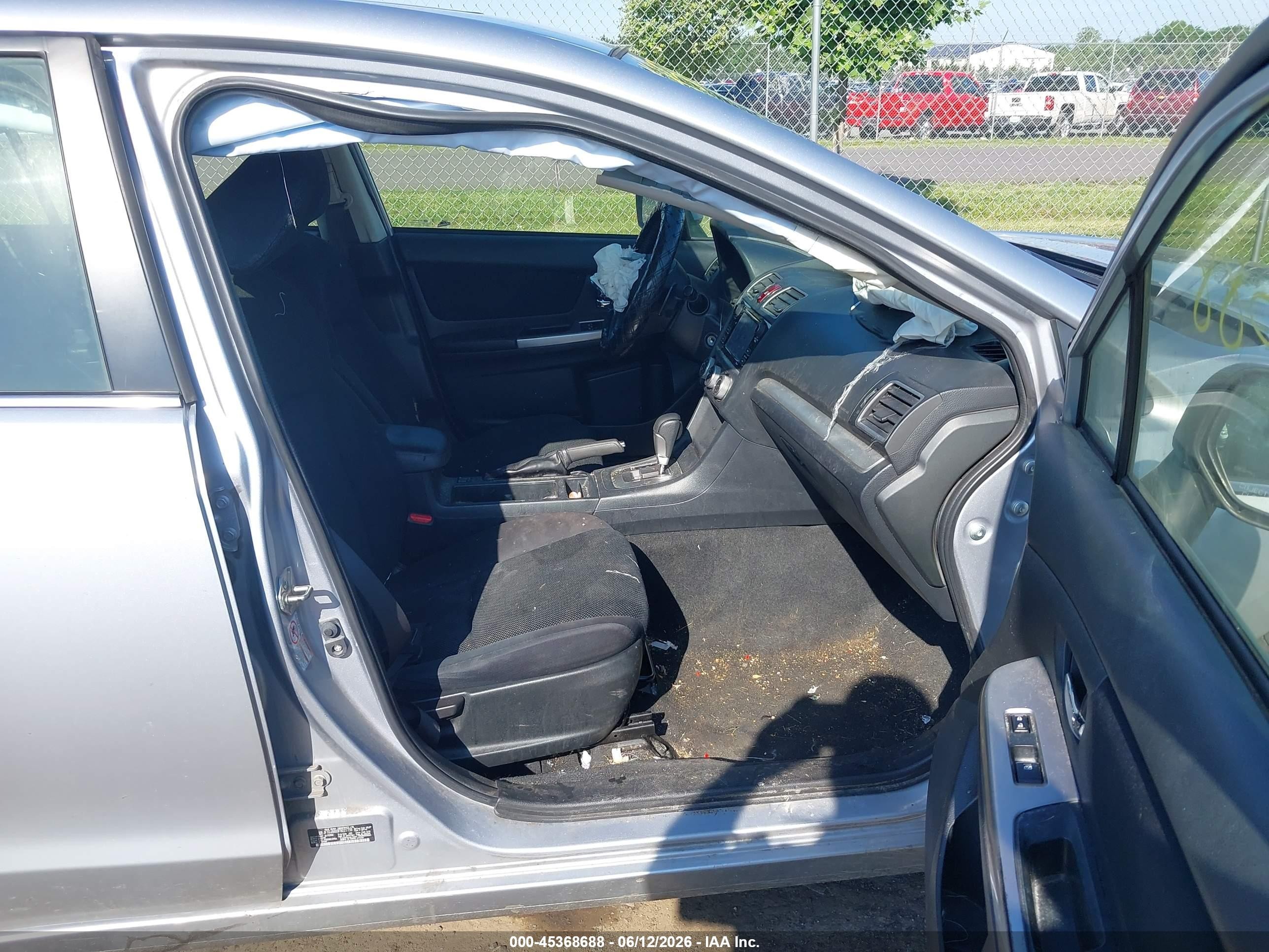 2015 Subaru Impreza 2.0i Premium Silver vin: JF1GJAK69FH021738