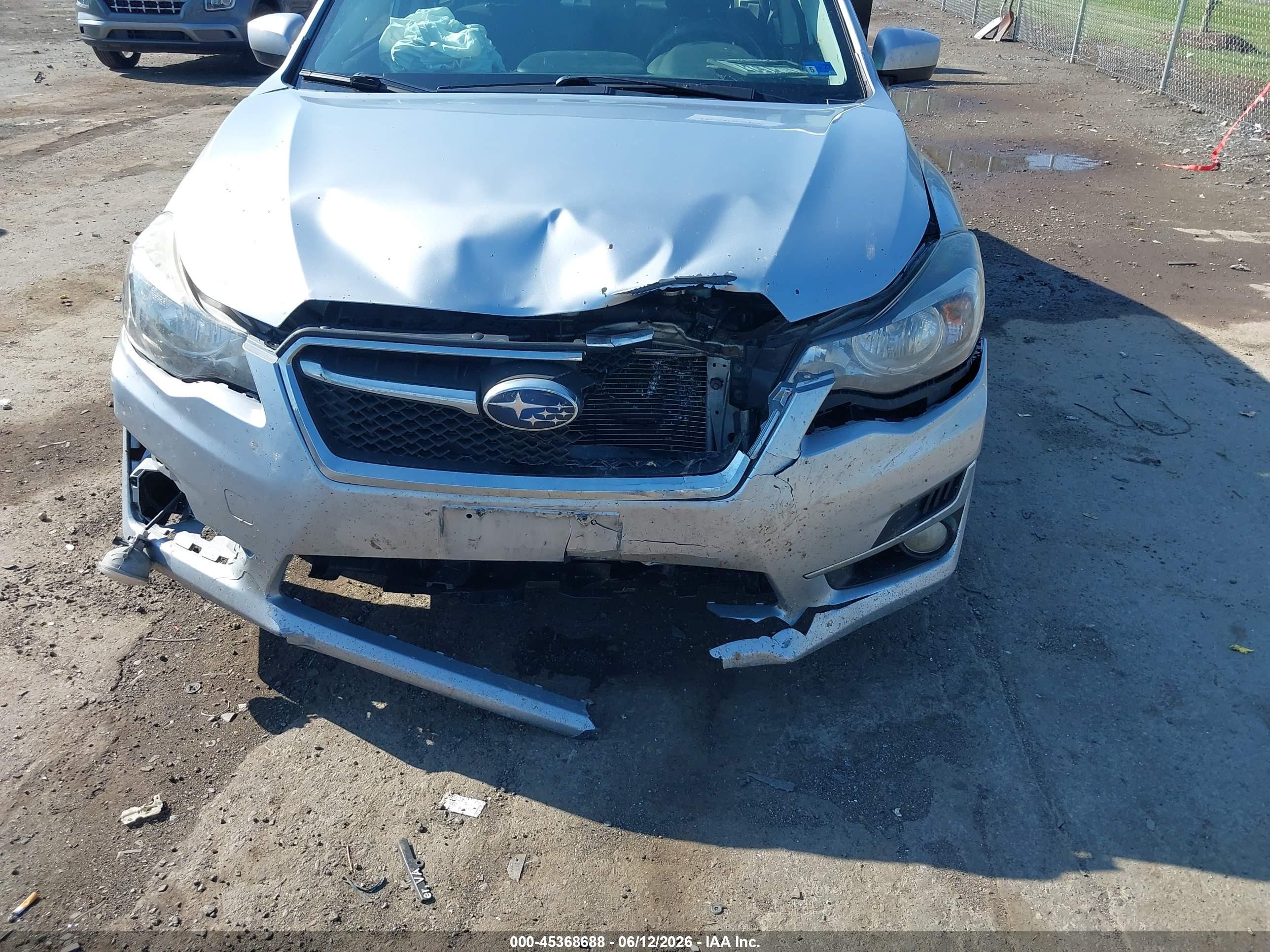 2015 Subaru Impreza 2.0i Premium Silver vin: JF1GJAK69FH021738