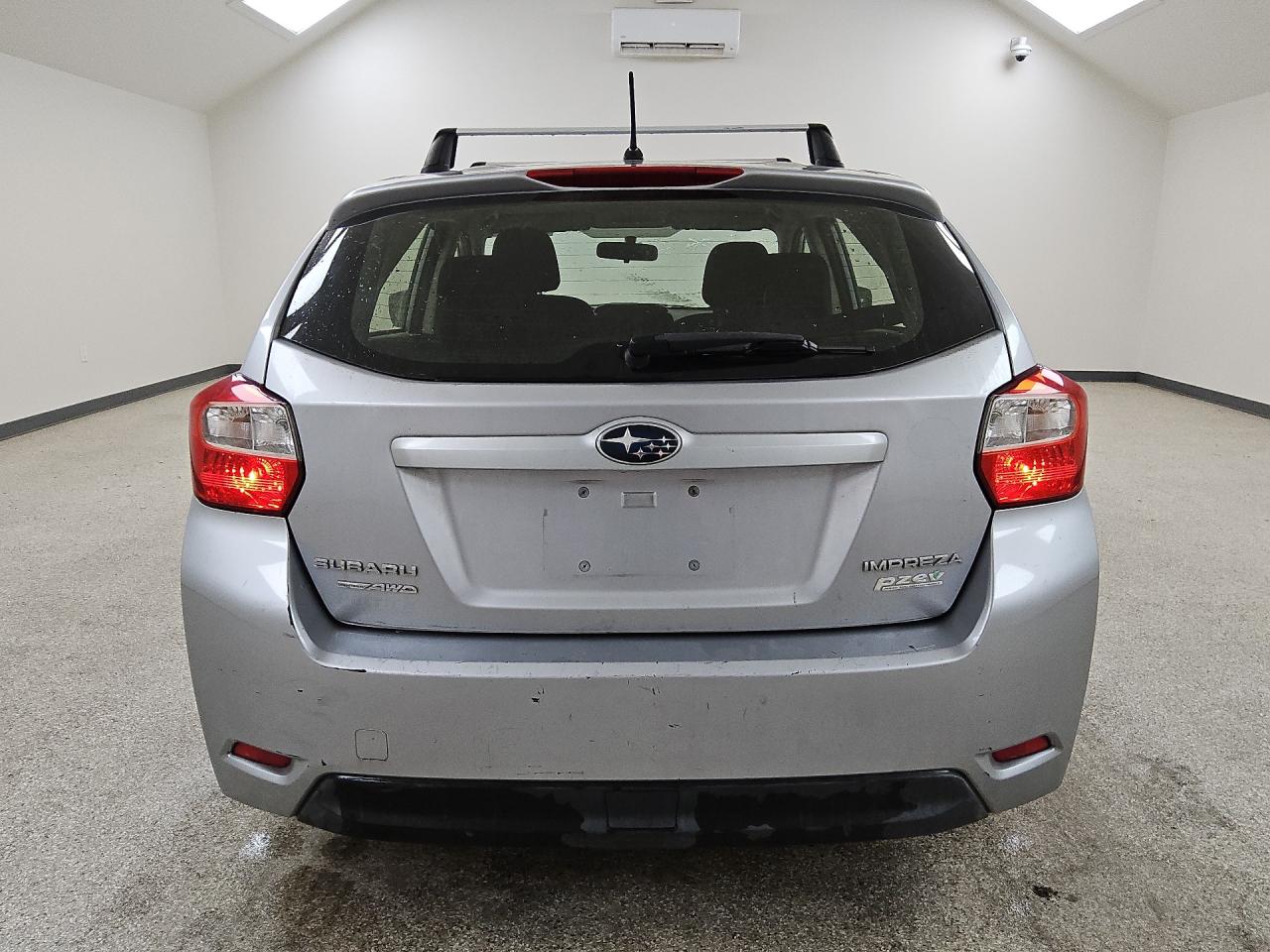 2014 Subaru Impreza Серый vin: JF1GPAA63E9284414 Damage: Rear Bumper, Heavy Scratch, 3 To 4 Inches