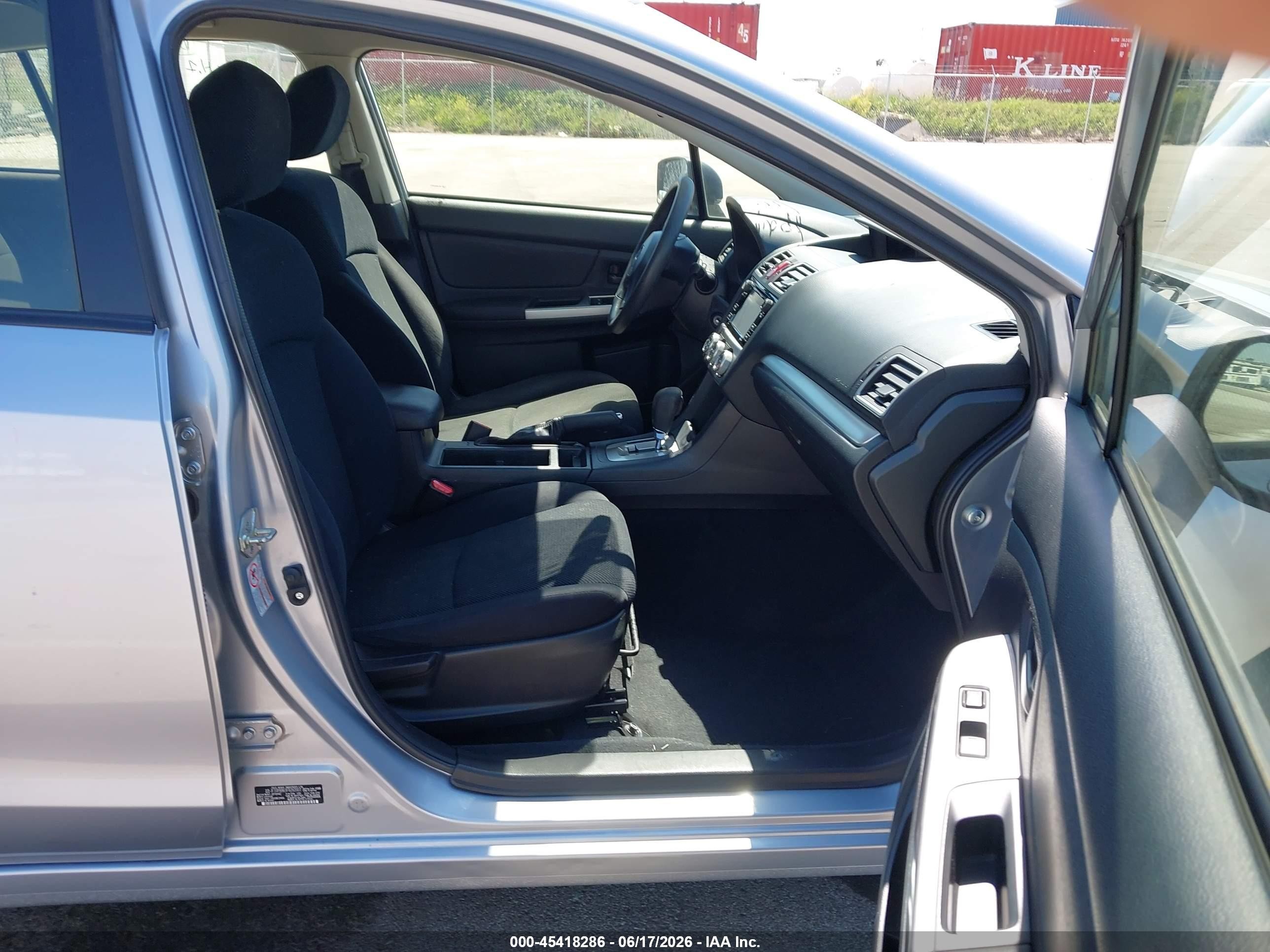 2015 Subaru Impreza 2.0i Серебряный vin: JF1GPAA63F8282007