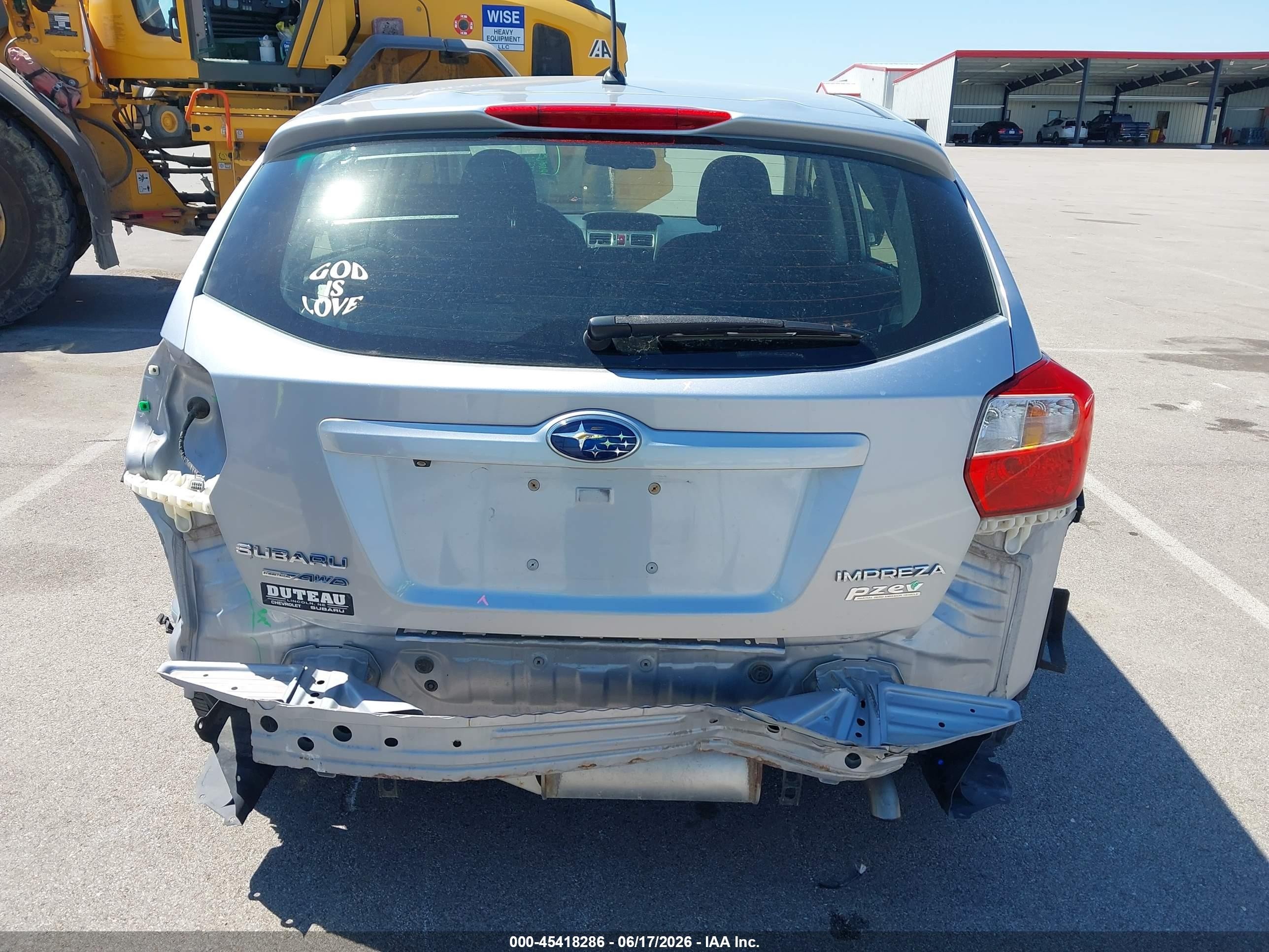 2015 Subaru Impreza 2.0i Серебряный vin: JF1GPAA63F8282007