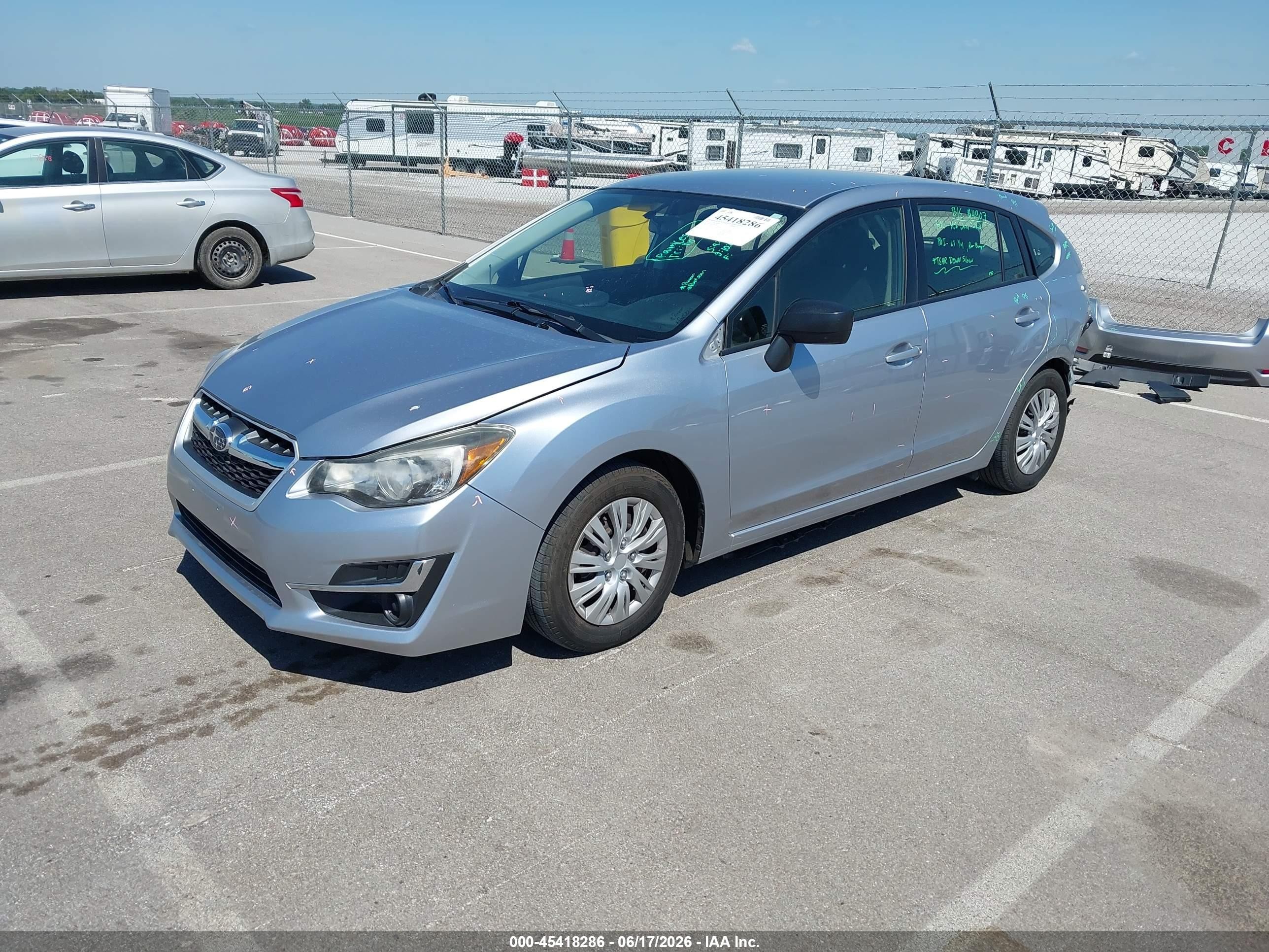 2015 Subaru Impreza 2.0i Серебряный vin: JF1GPAA63F8282007