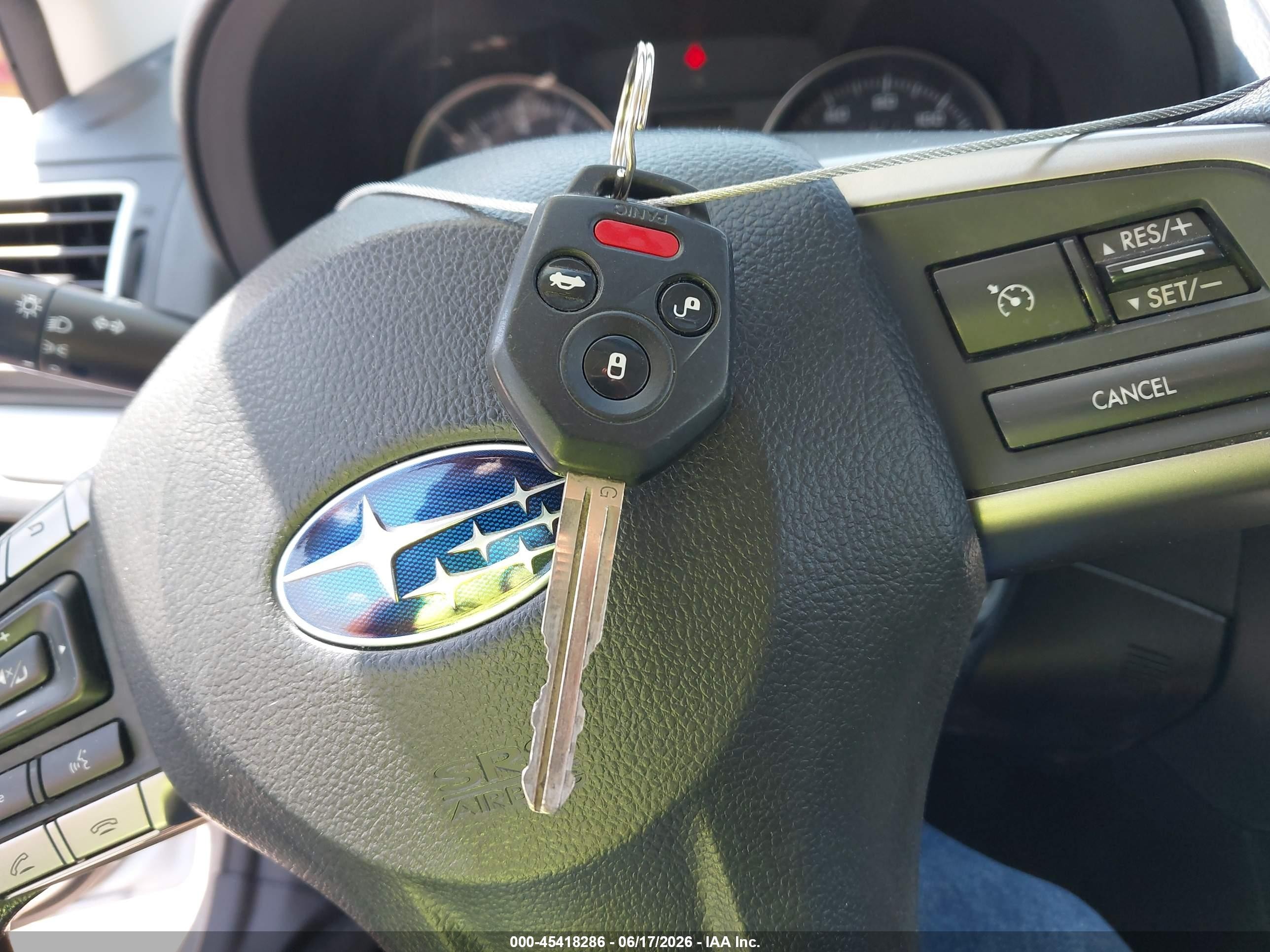 2015 Subaru Impreza 2.0i Серебряный vin: JF1GPAA63F8282007