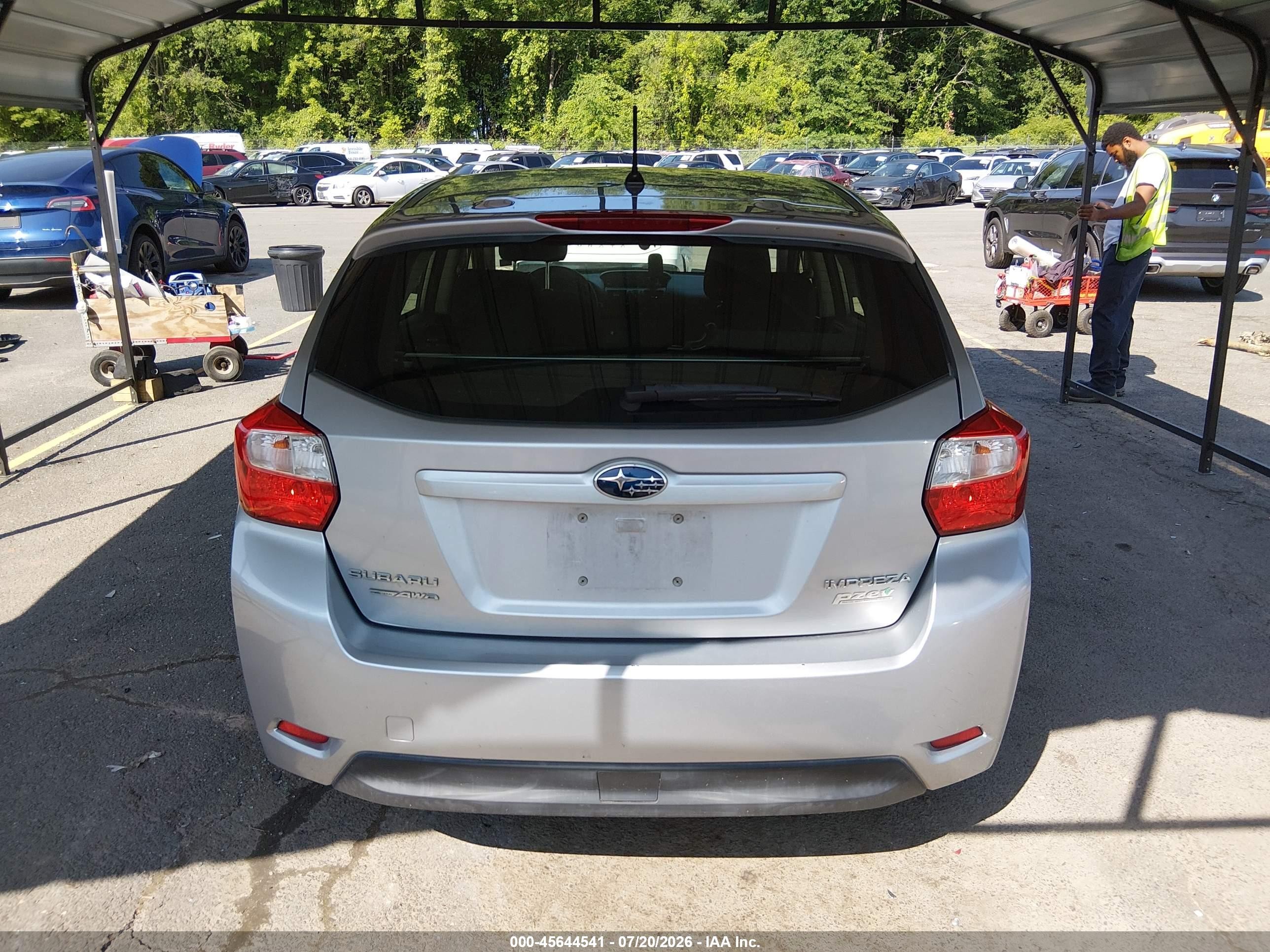 2012 Subaru Impreza 2.0i Silver vin: JF1GPAA64CH234737