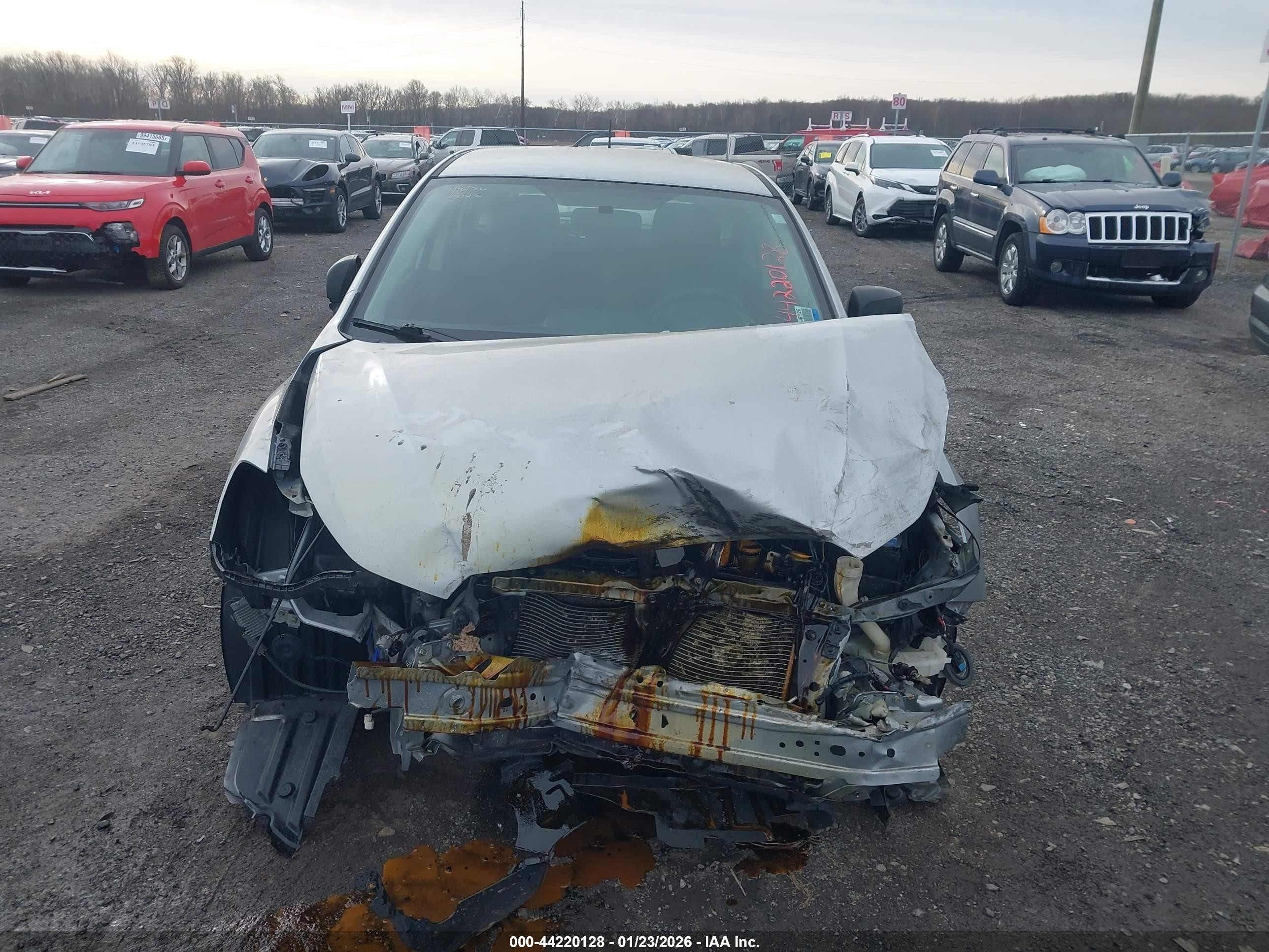 2014 Subaru Impreza 2.0i Silver vin: JF1GPAA64E8218587