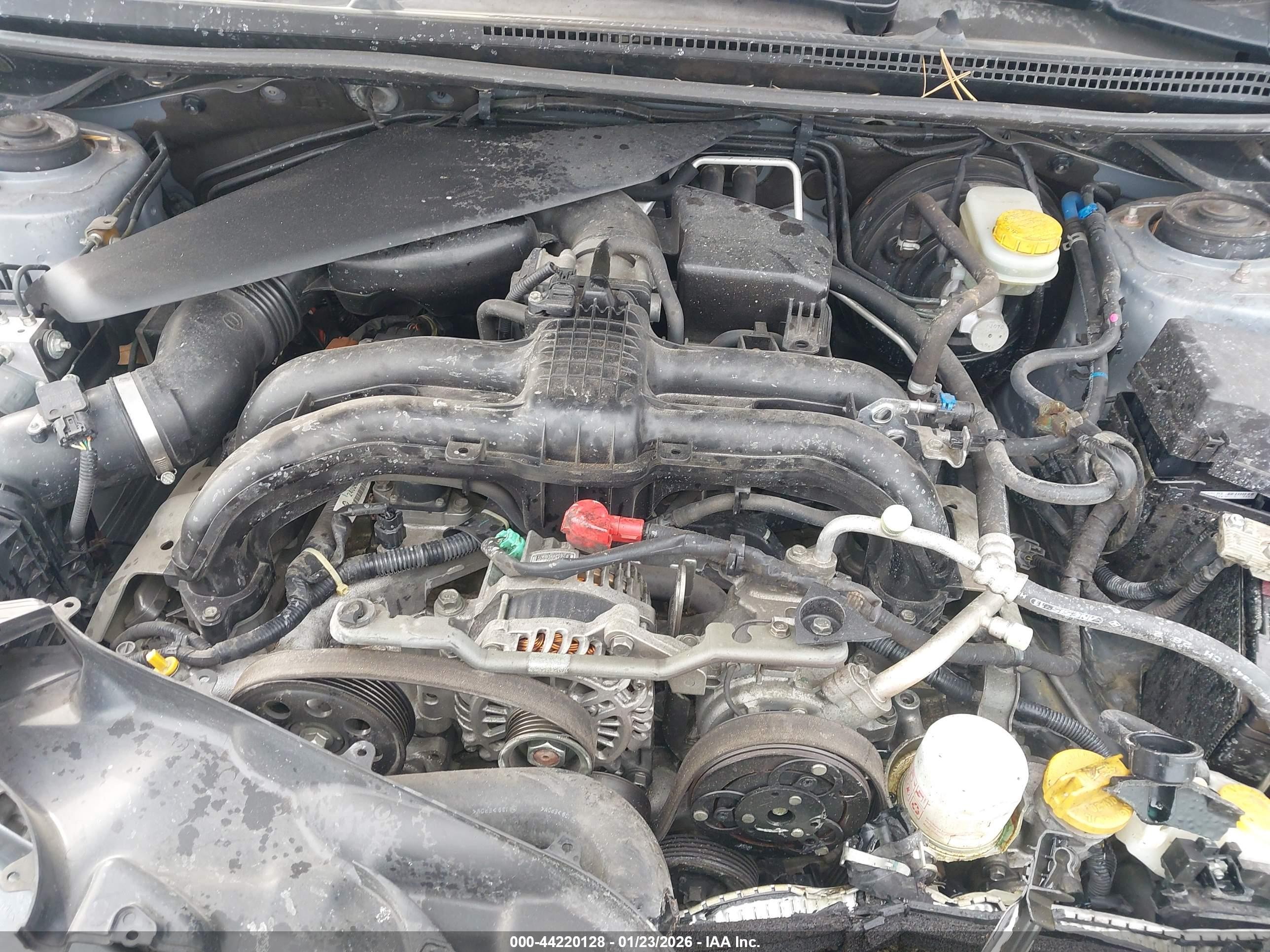 2014 Subaru Impreza 2.0i Silver vin: JF1GPAA64E8218587