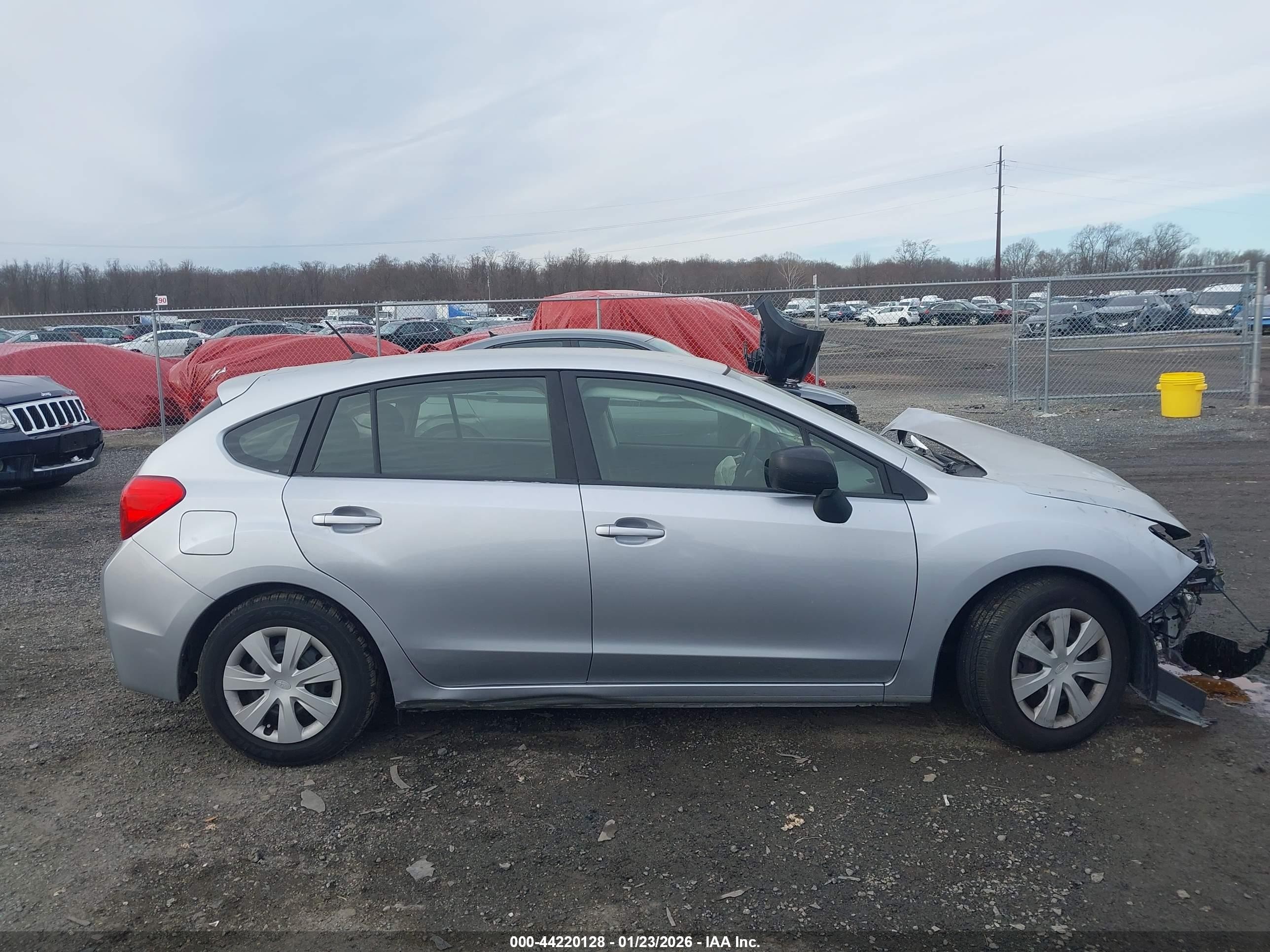 2014 Subaru Impreza 2.0i Silver vin: JF1GPAA64E8218587