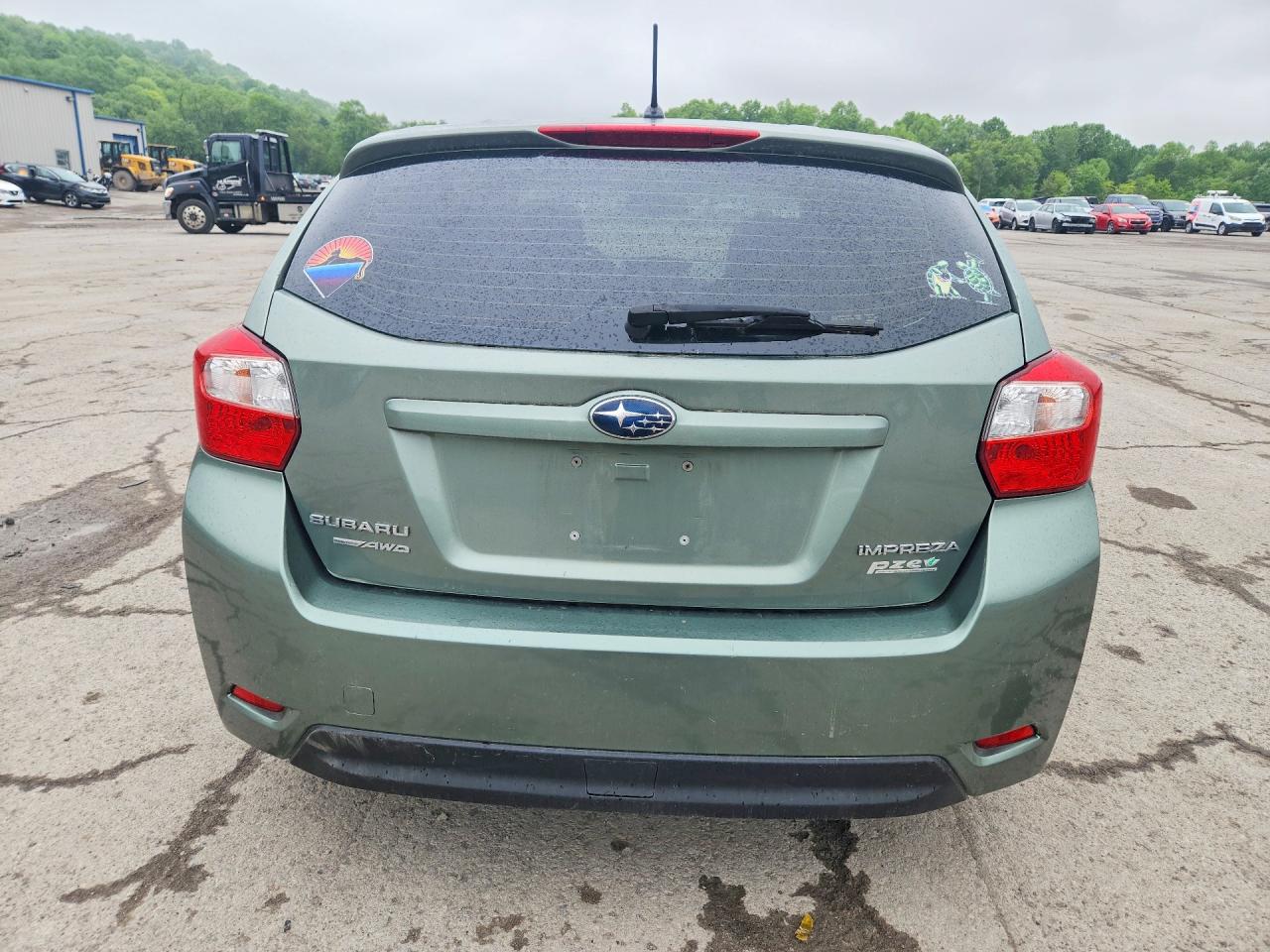 2014 Subaru Impreza Зеленый vin: JF1GPAA64E8252383