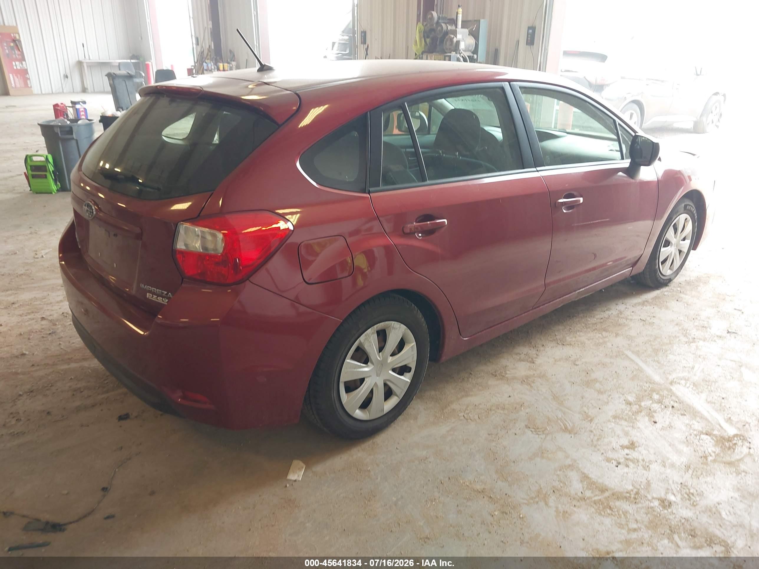 2014 Subaru Impreza 2.0i Red vin: JF1GPAA64E8335604