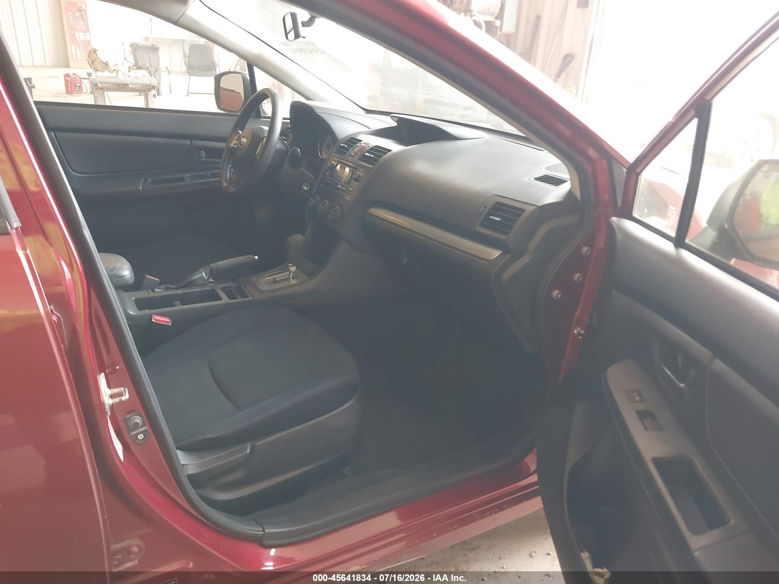 2014 Subaru Impreza 2.0i Red vin: JF1GPAA64E8335604
