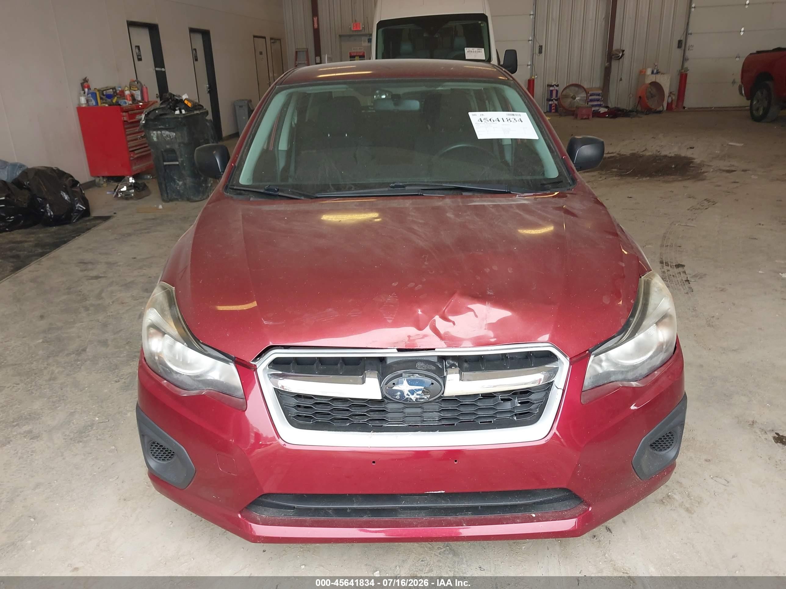 2014 Subaru Impreza 2.0i Red vin: JF1GPAA64E8335604