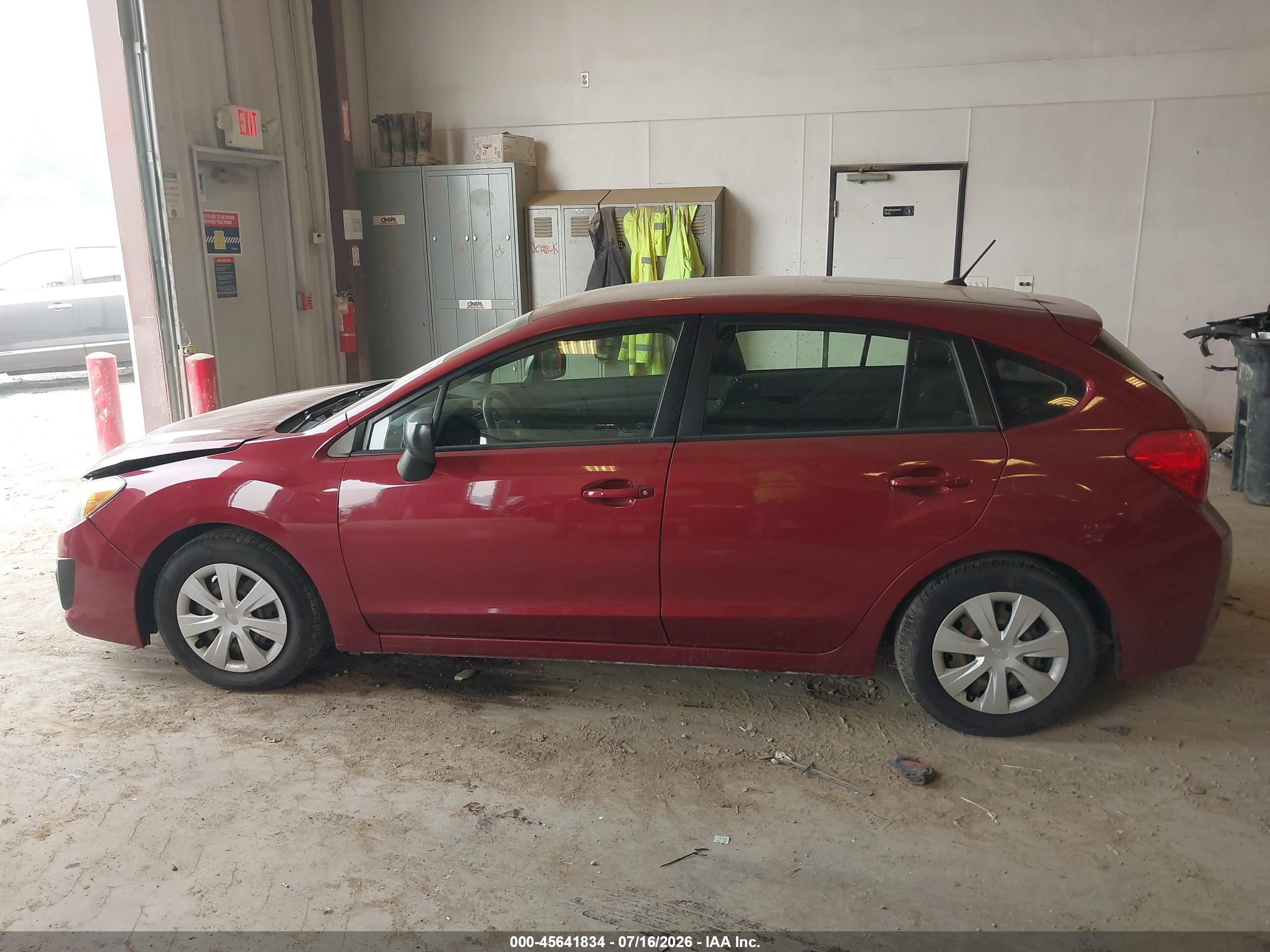 2014 Subaru Impreza 2.0i Red vin: JF1GPAA64E8335604