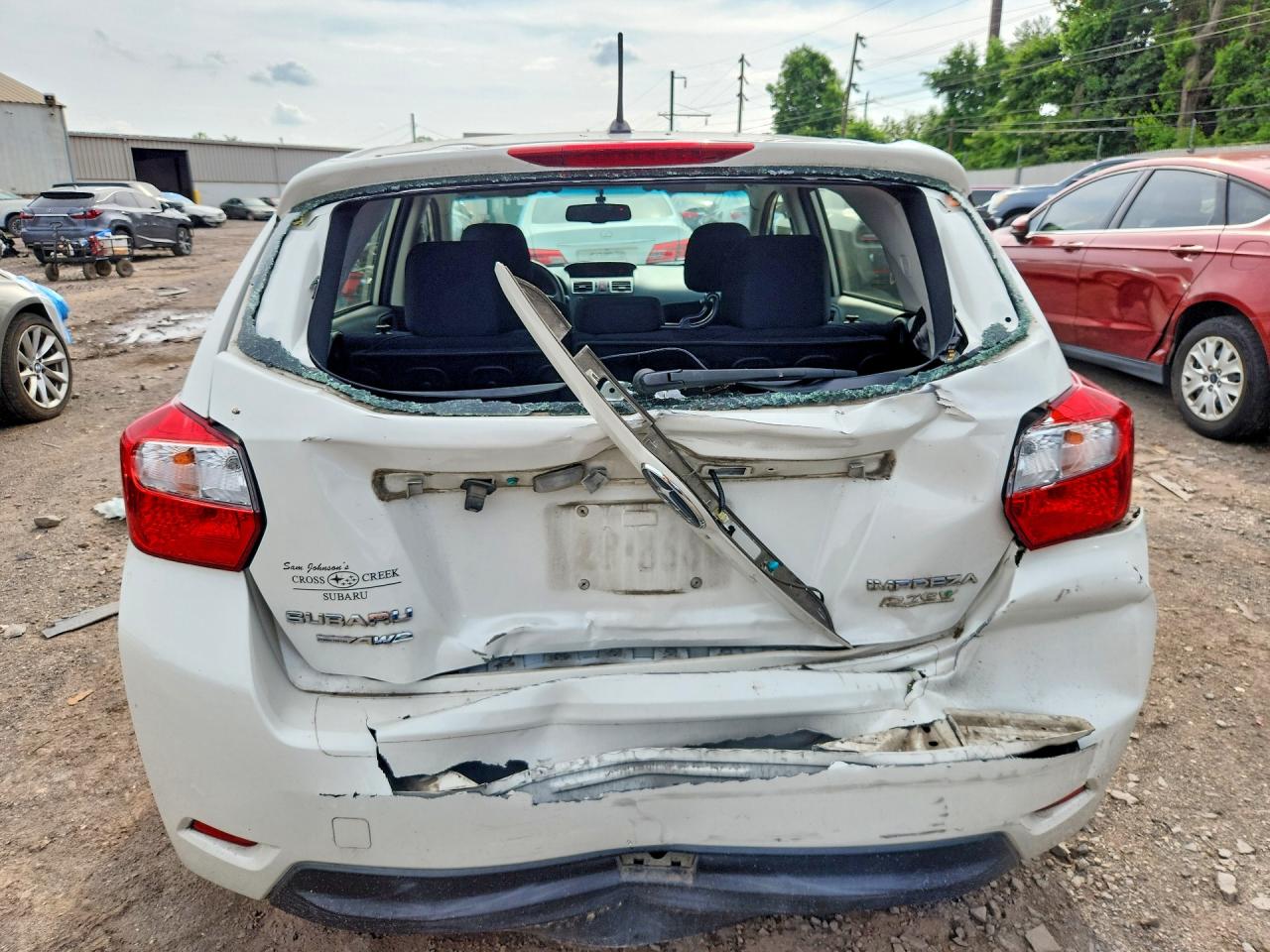 2015 Subaru Impreza Белый vin: JF1GPAA65F8253950