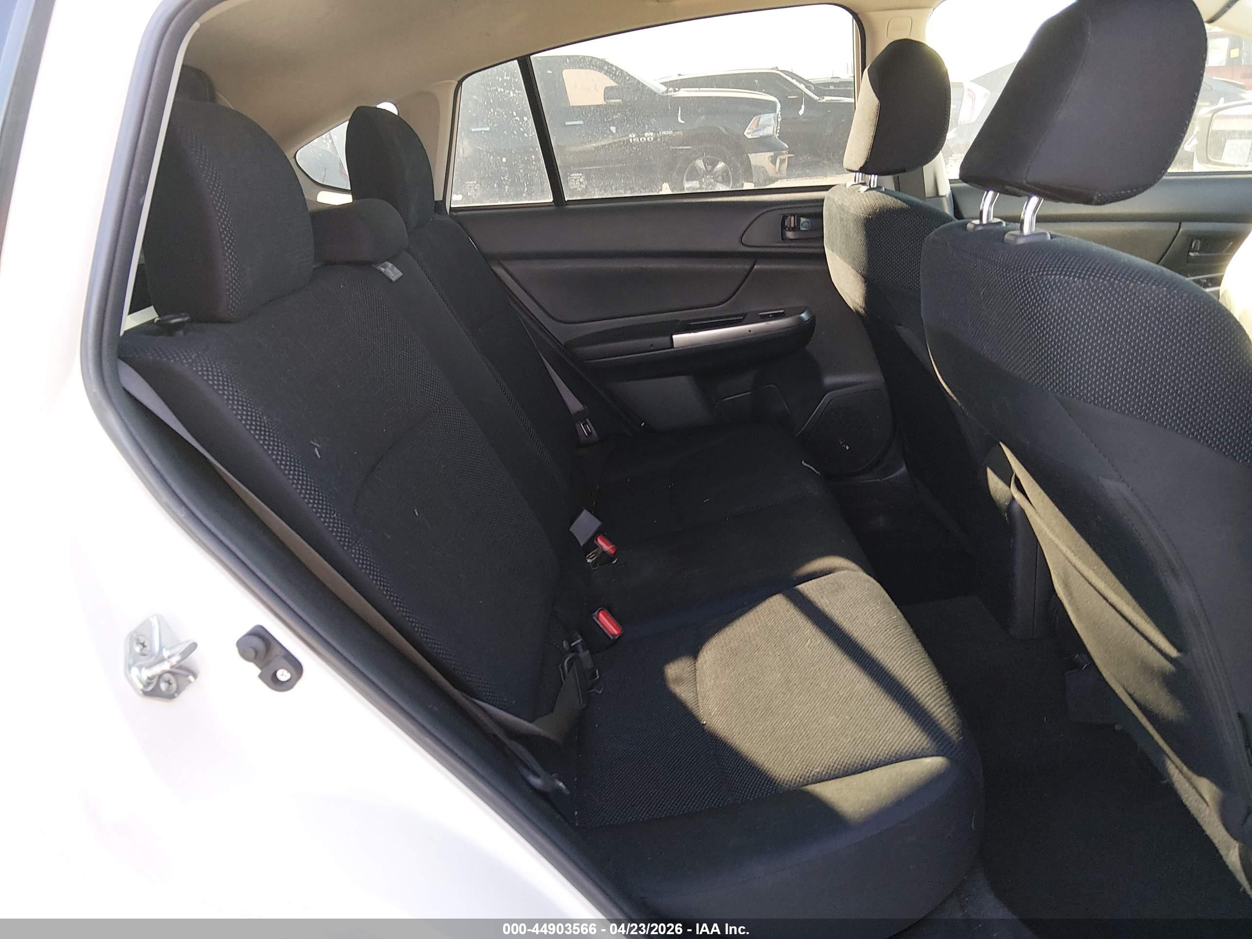 2015 Subaru Impreza 2.0i White vin: JF1GPAA65F9252498