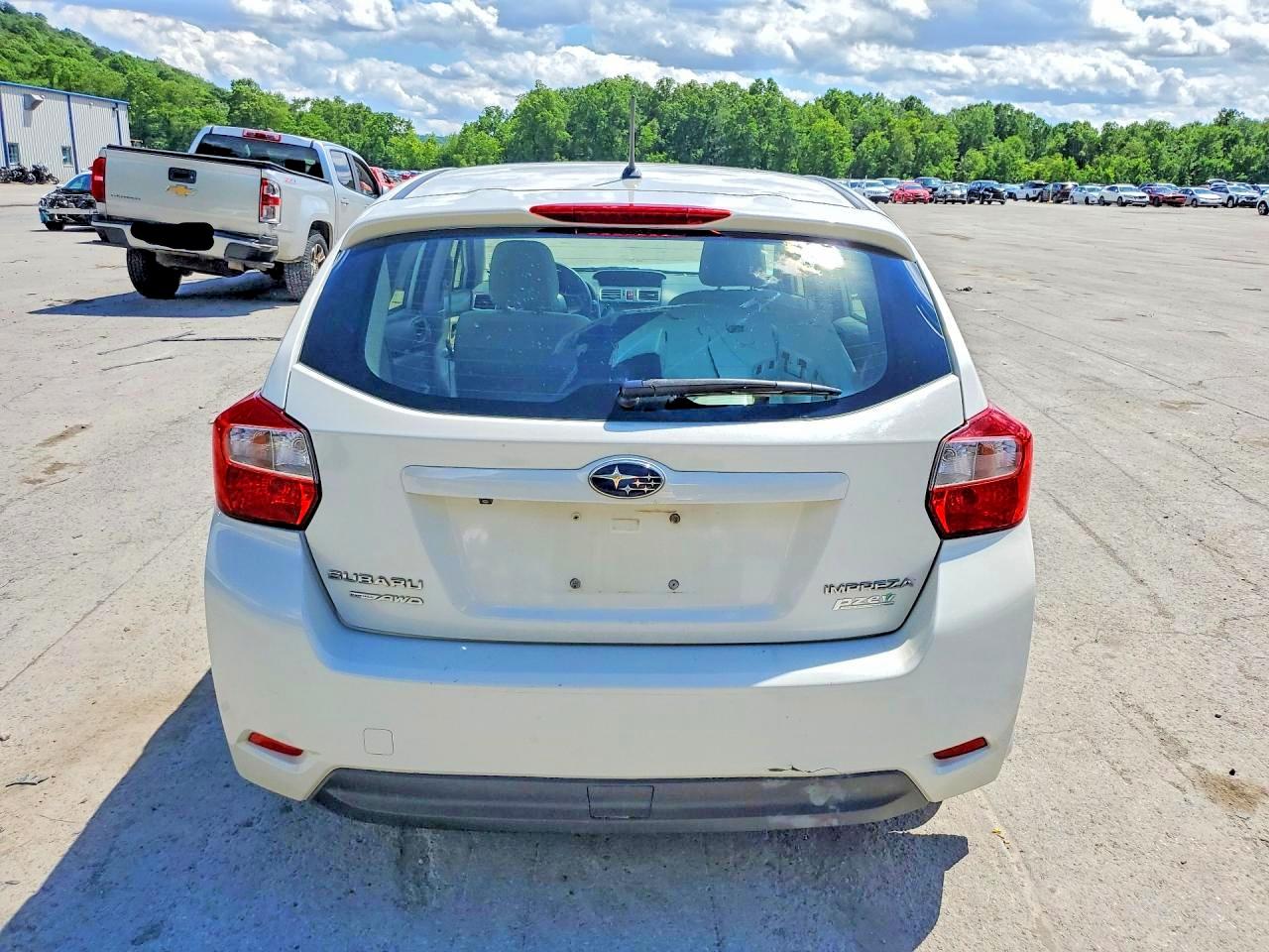 2015 Subaru Impreza White vin: JF1GPAA66F8232489