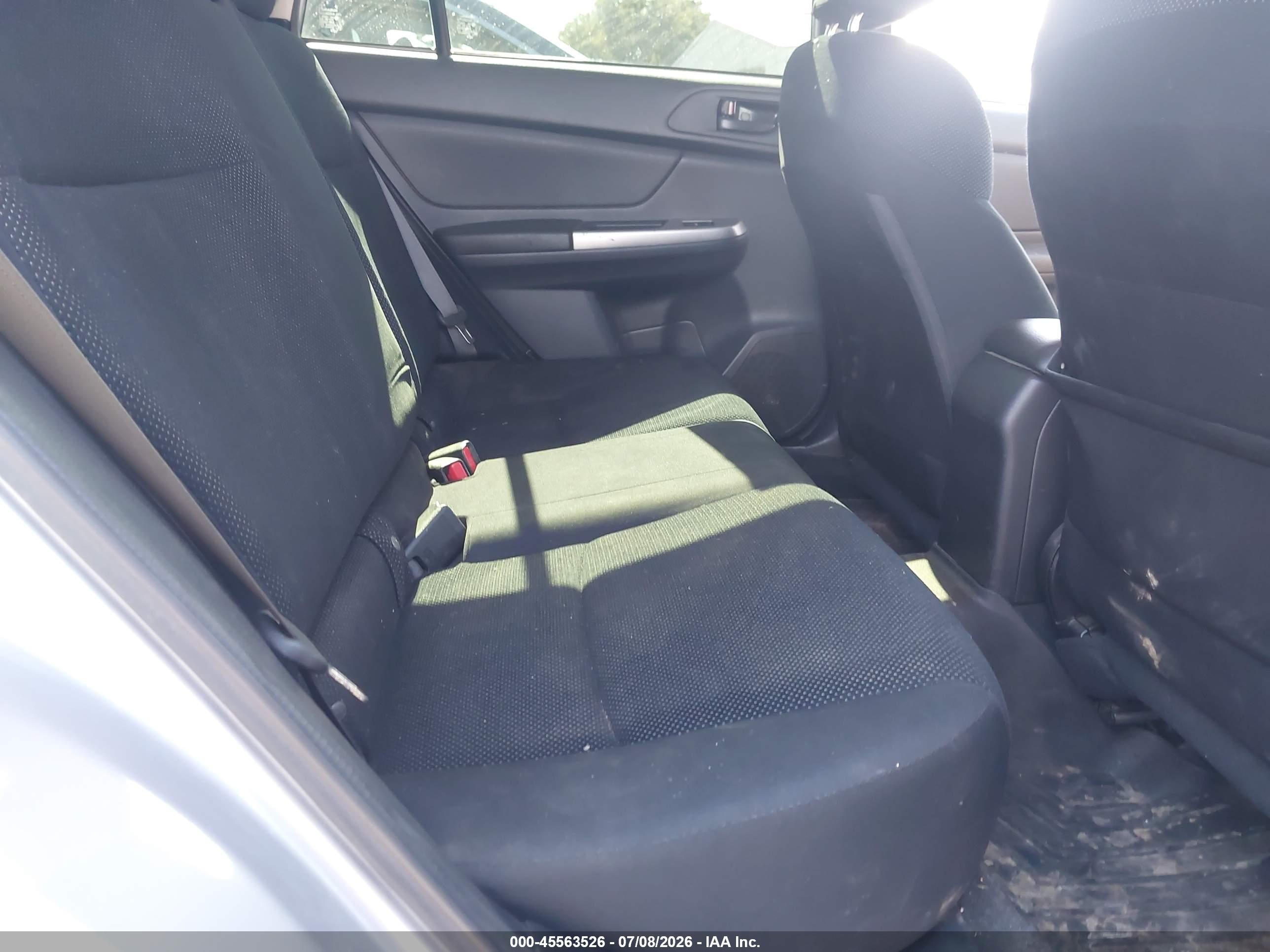 2015 Subaru Impreza 2.0i Silver vin: JF1GPAA66FH206605