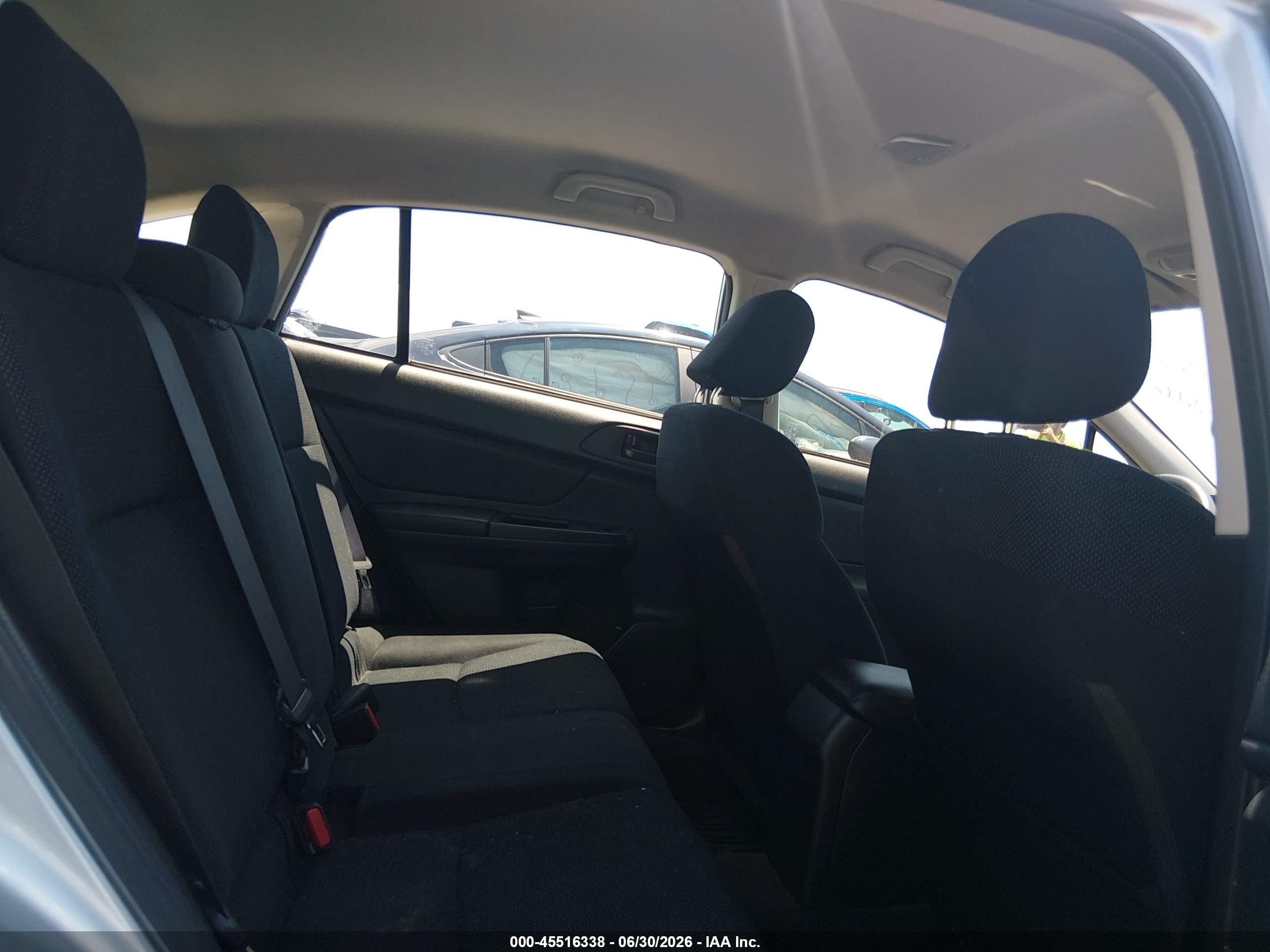 2013 Subaru Impreza 2.0i Silver vin: JF1GPAA68D2216200