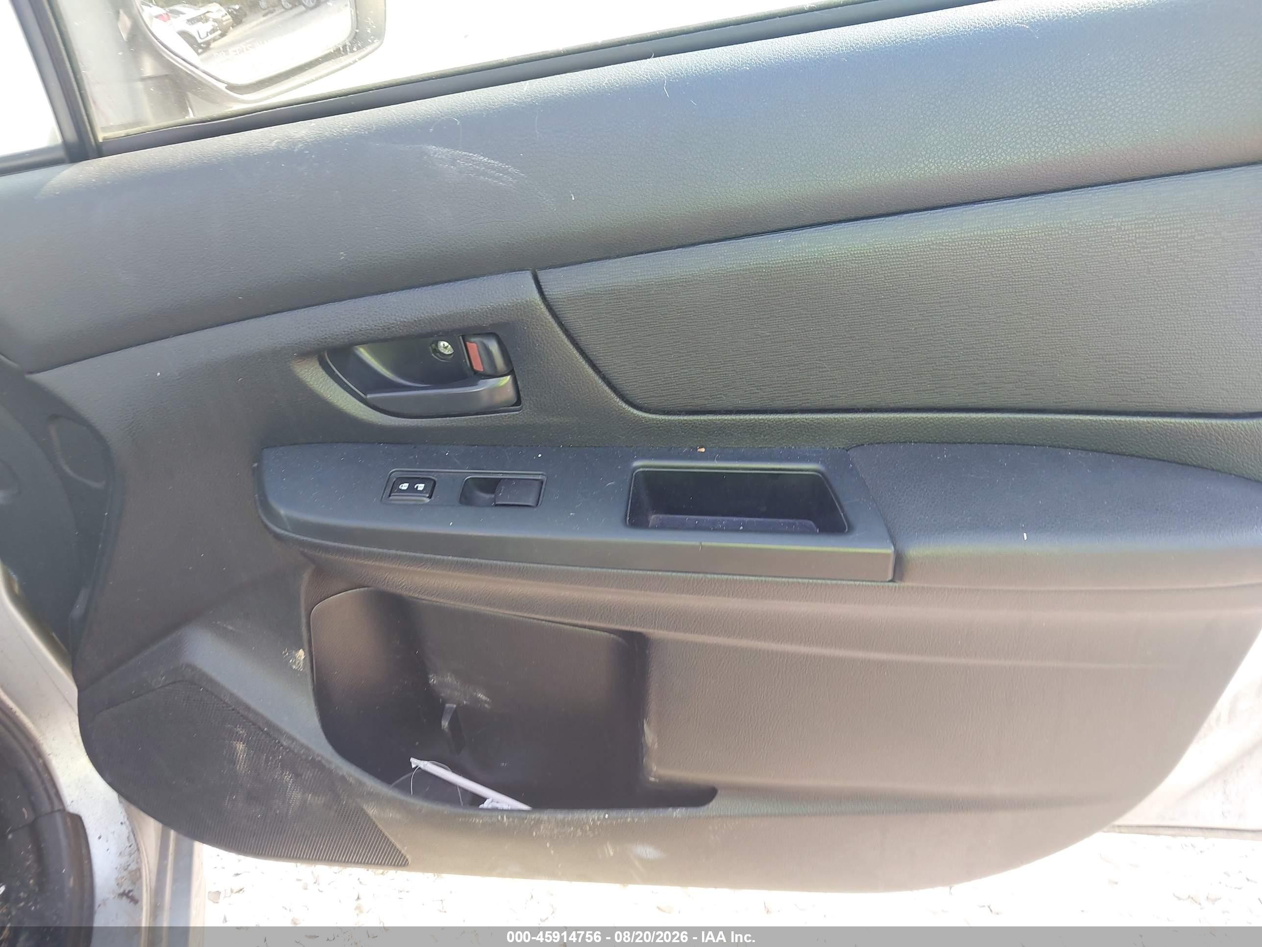 2014 Subaru Impreza 2.0i Silver vin: JF1GPAA68E8312388
