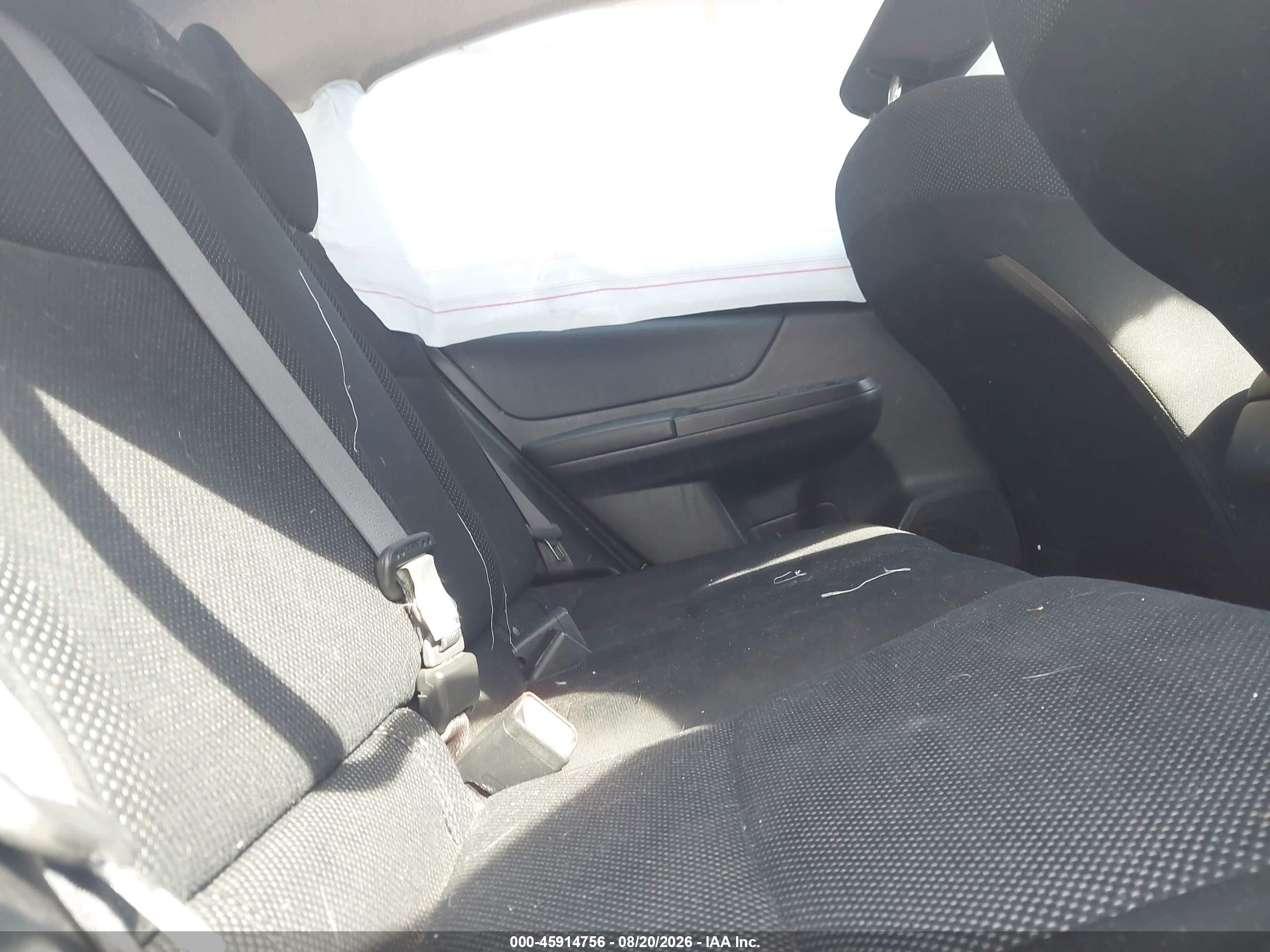 2014 Subaru Impreza 2.0i Silver vin: JF1GPAA68E8312388