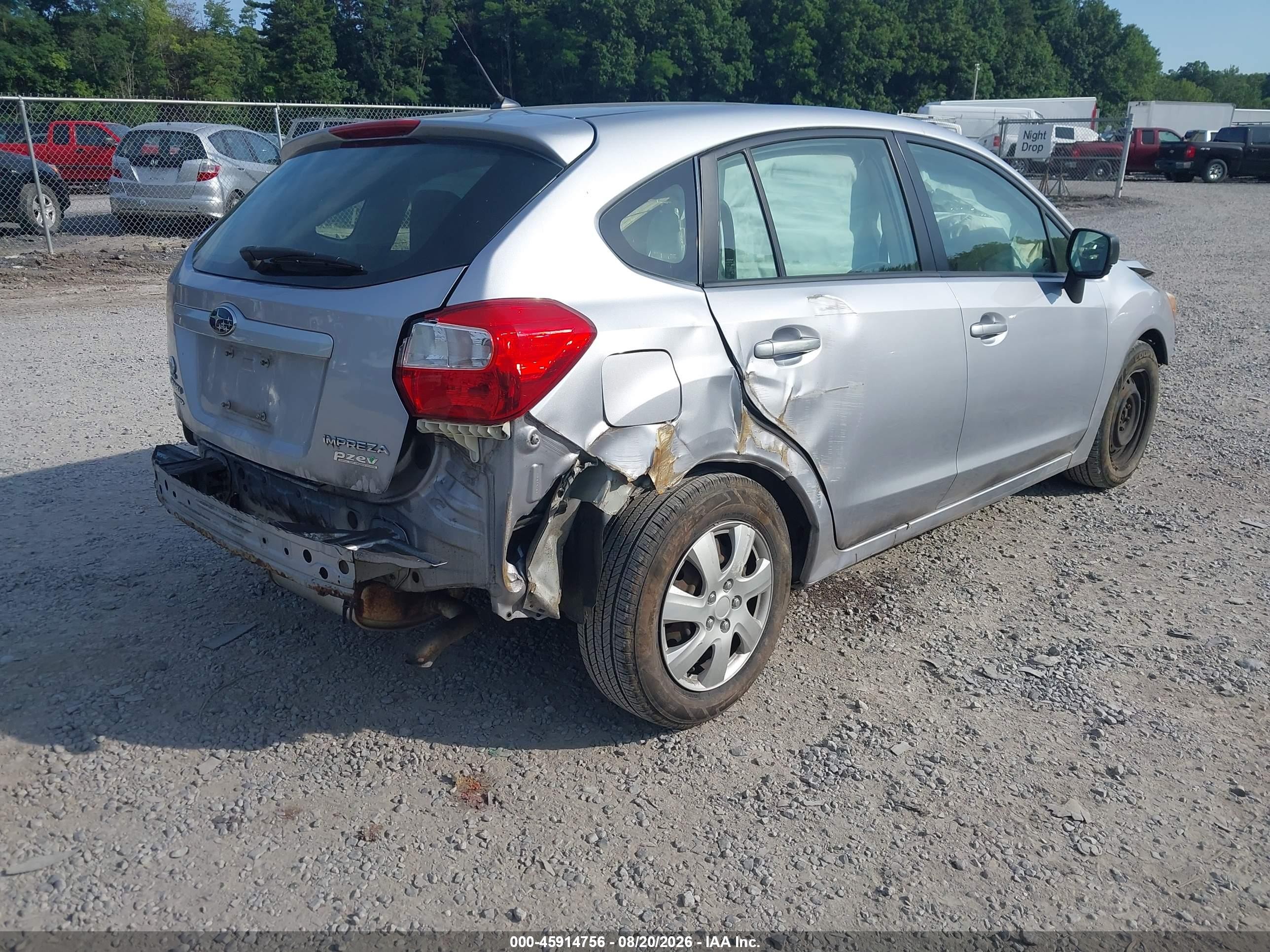 2014 Subaru Impreza 2.0i Silver vin: JF1GPAA68E8312388