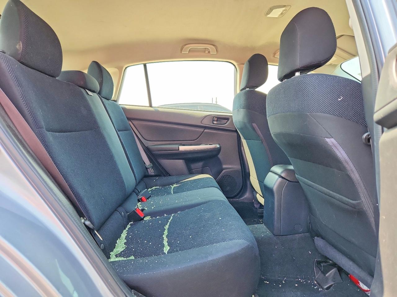 2015 Subaru Impreza Серебряный vin: JF1GPAA68FG297804