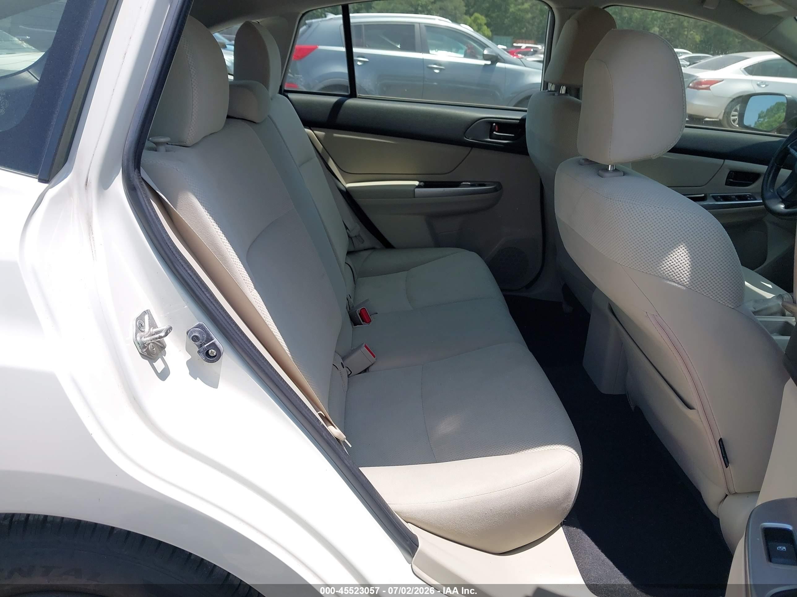 2015 Subaru Impreza 2.0i White vin: JF1GPAA68FH325627