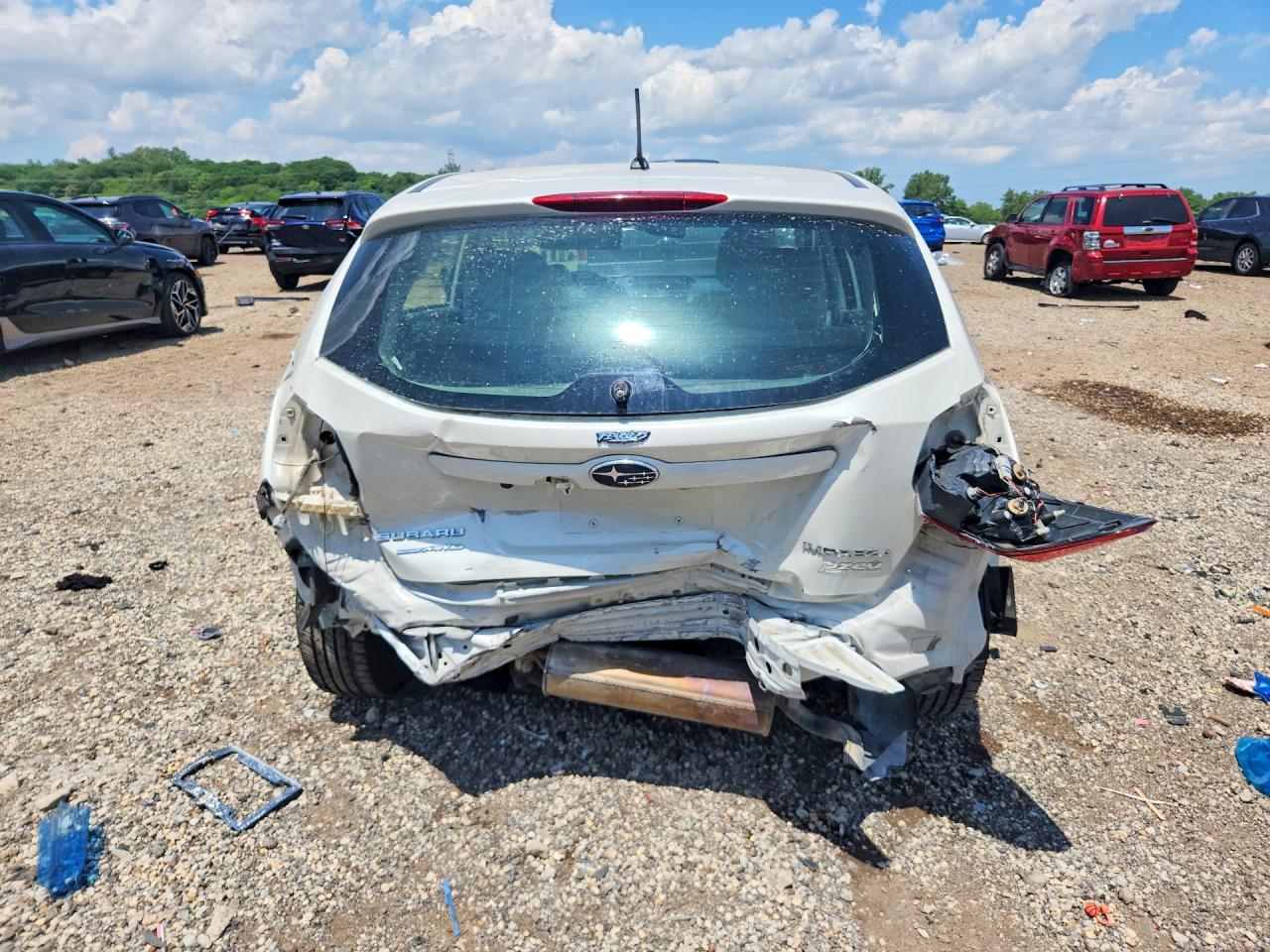 2014 Subaru Impreza White vin: JF1GPAA69E8311332