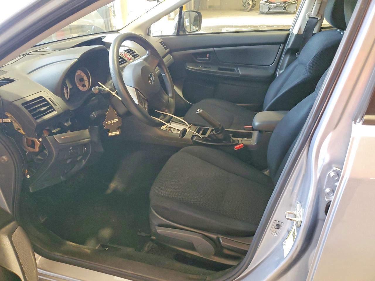 2014 Subaru Impreza Серебряный vin: JF1GPAA69EH223834