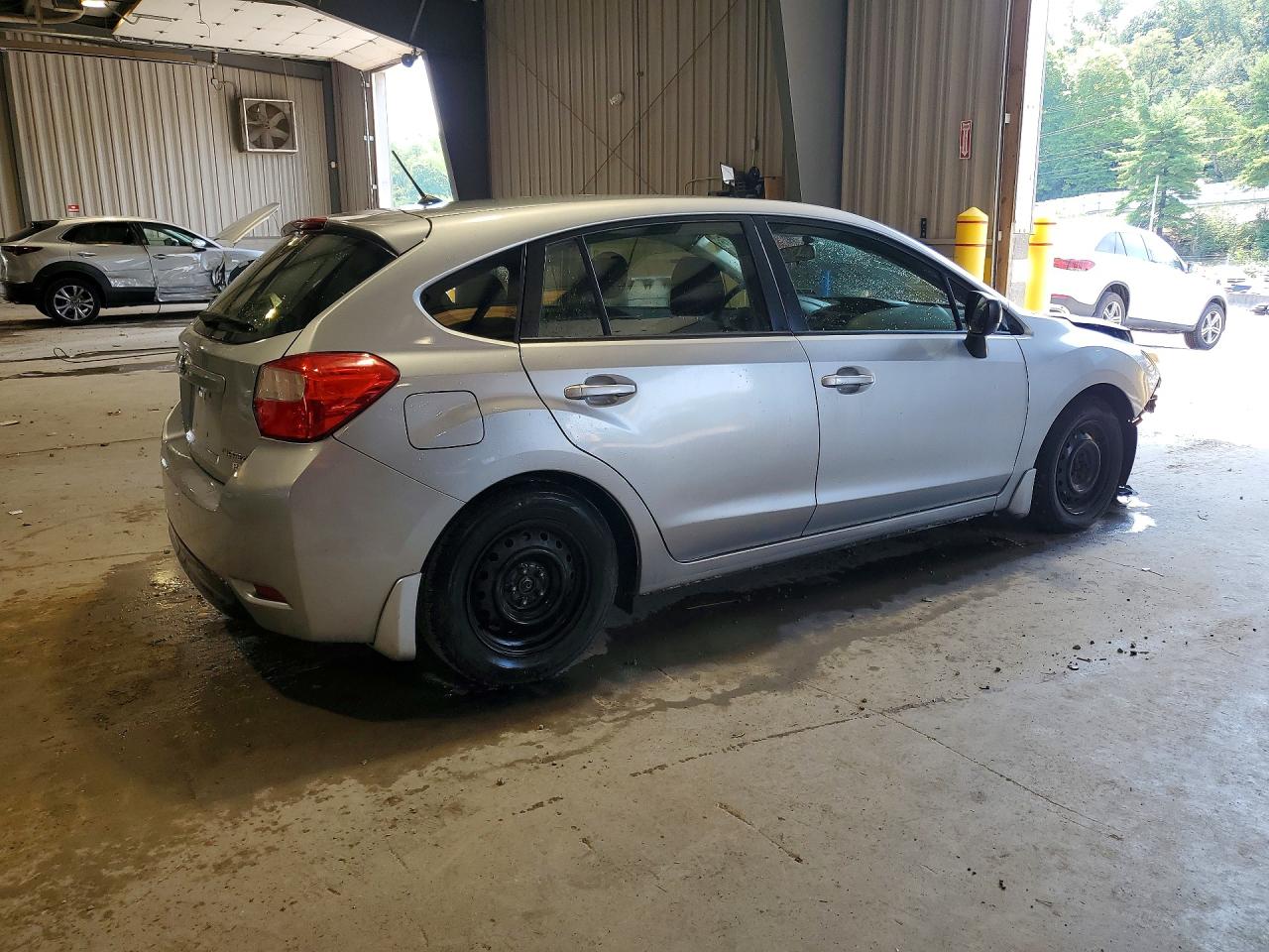 2014 Subaru Impreza Серебряный vin: JF1GPAA69EH223834