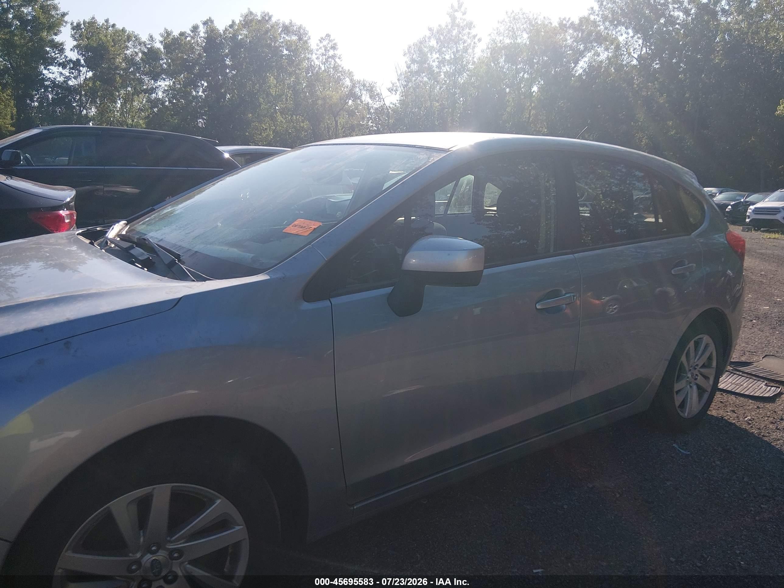 2016 Subaru Impreza 2.0i Premium Silver vin: JF1GPAB62G8272018