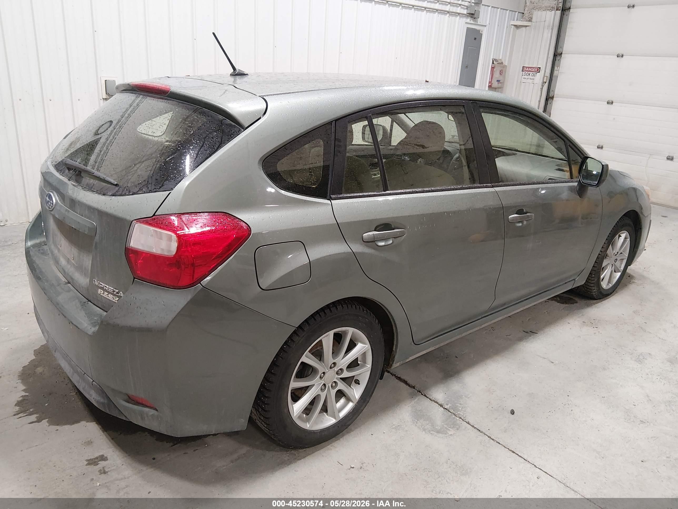 2014 Subaru Impreza 2.0i Premium Green vin: JF1GPAC60E8315301
