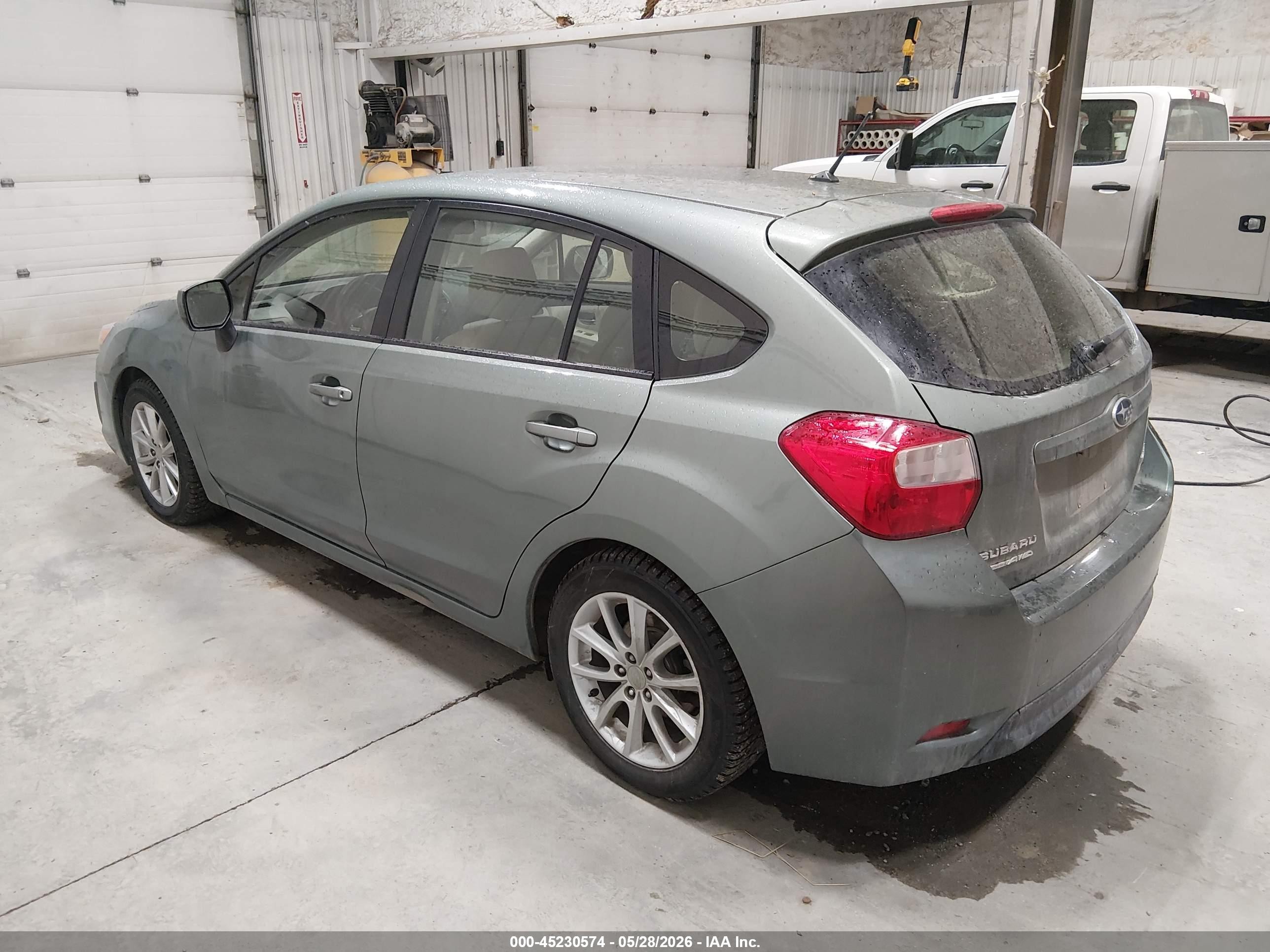 2014 Subaru Impreza 2.0i Premium Green vin: JF1GPAC60E8315301