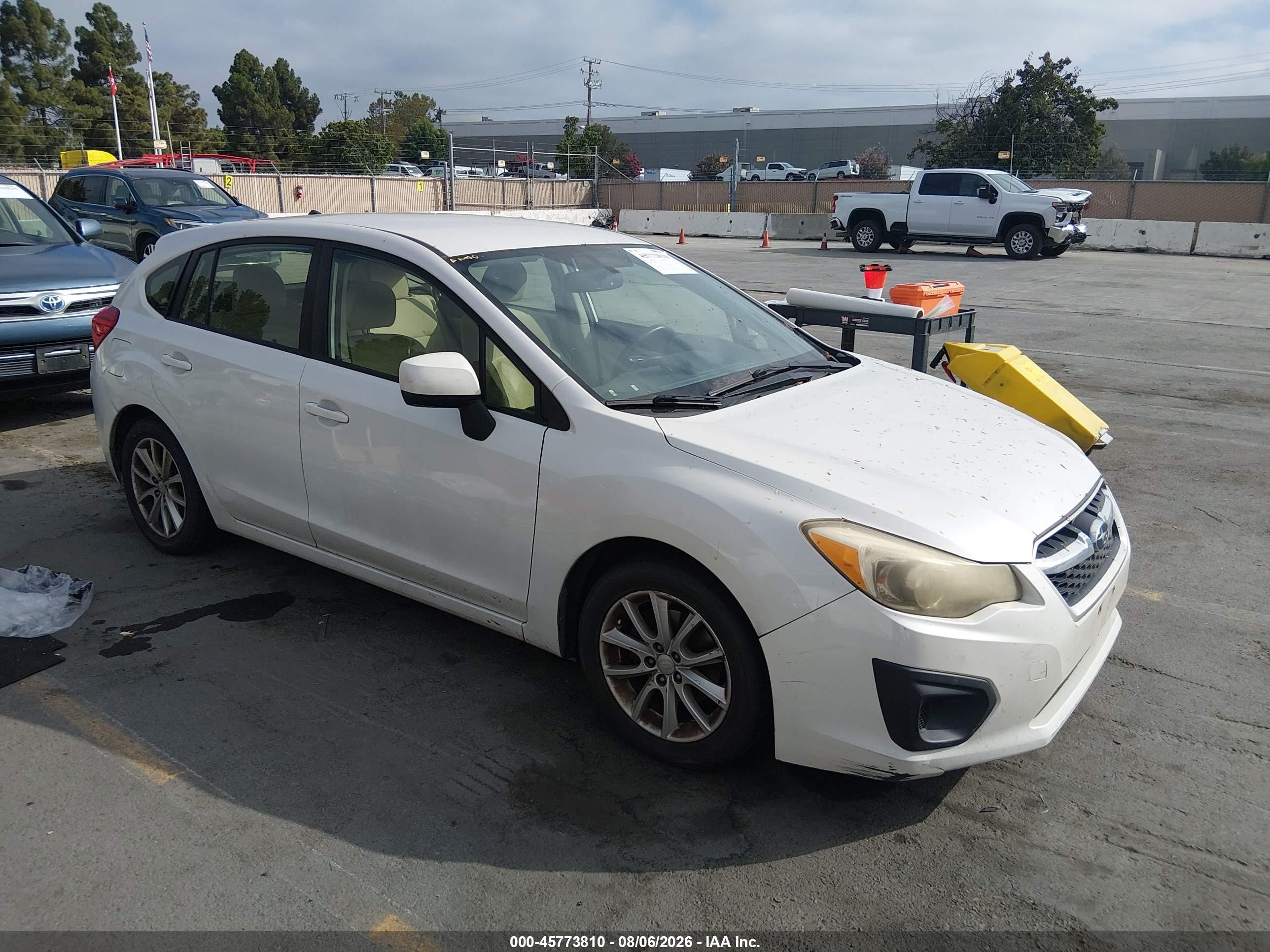 2012 Subaru Impreza 2.0i Premium White vin: JF1GPAC62CH232563