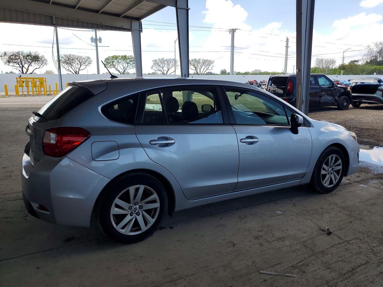 2015 Subaru Impreza Premium Silver vin: JF1GPAC62FH214438