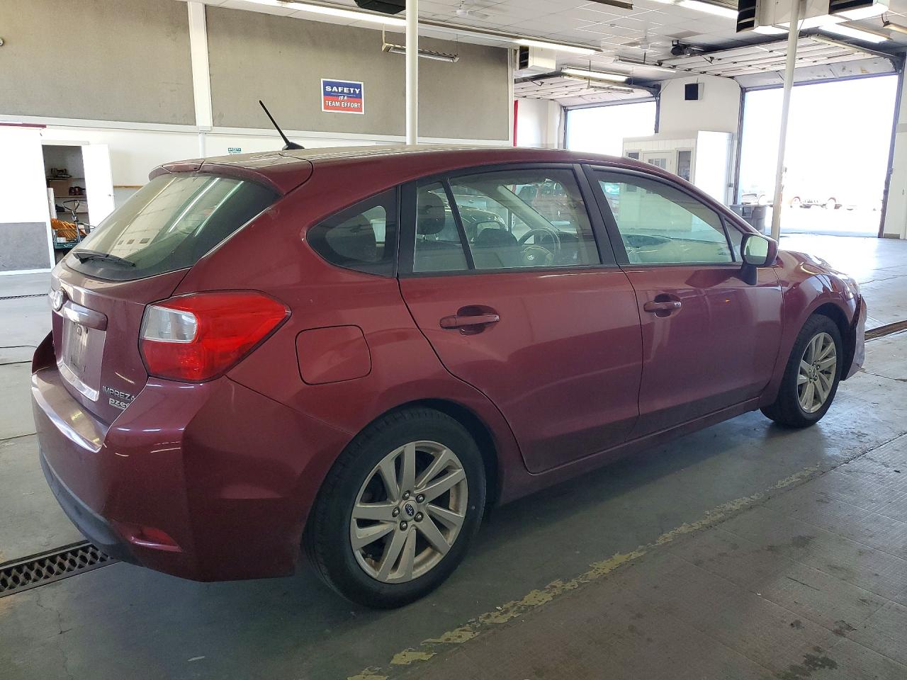 2015 Subaru Impreza Бордовый vin: JF1GPAC62FH262585