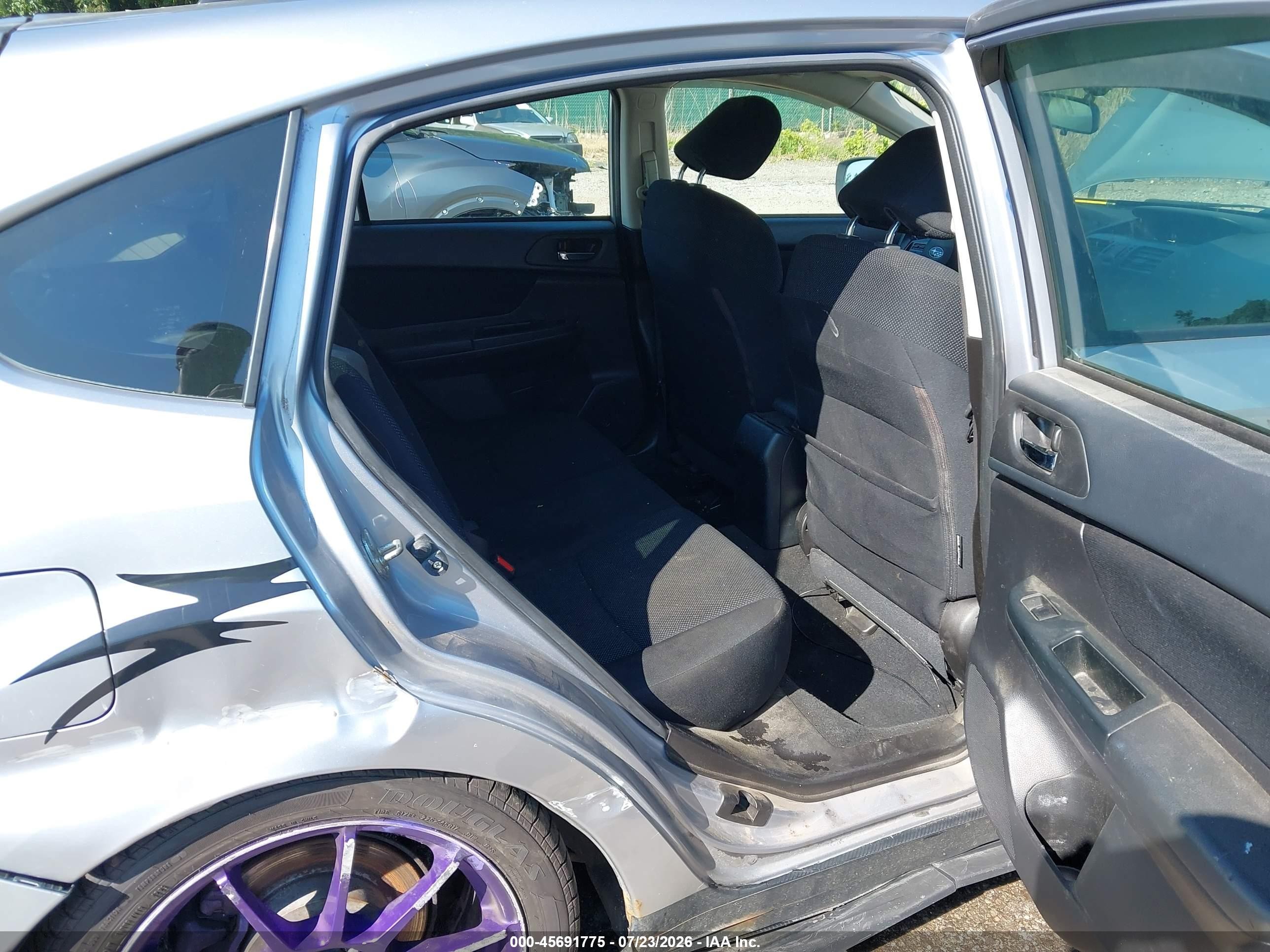2012 Subaru Impreza 2.0i Premium Silver vin: JF1GPAC63CH209356